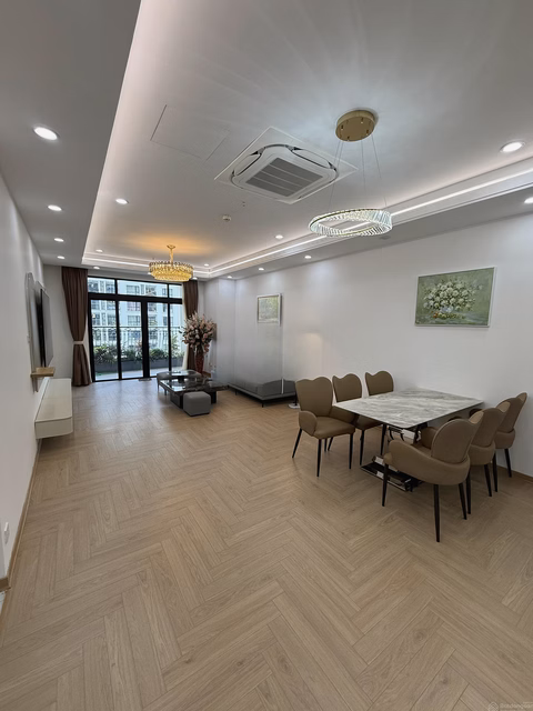 Only apartment for rent in Royal City, 20 million, 131m2, 3 bedrooms, 3 bathrooms