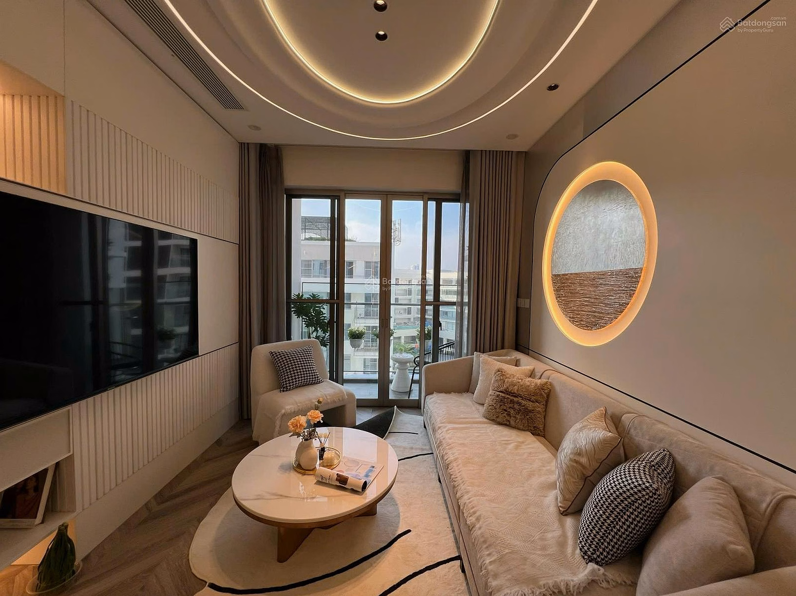 Owner sells Lavida Officetel apartment 37m2 in Phu My Hung, District 7 fully furnished