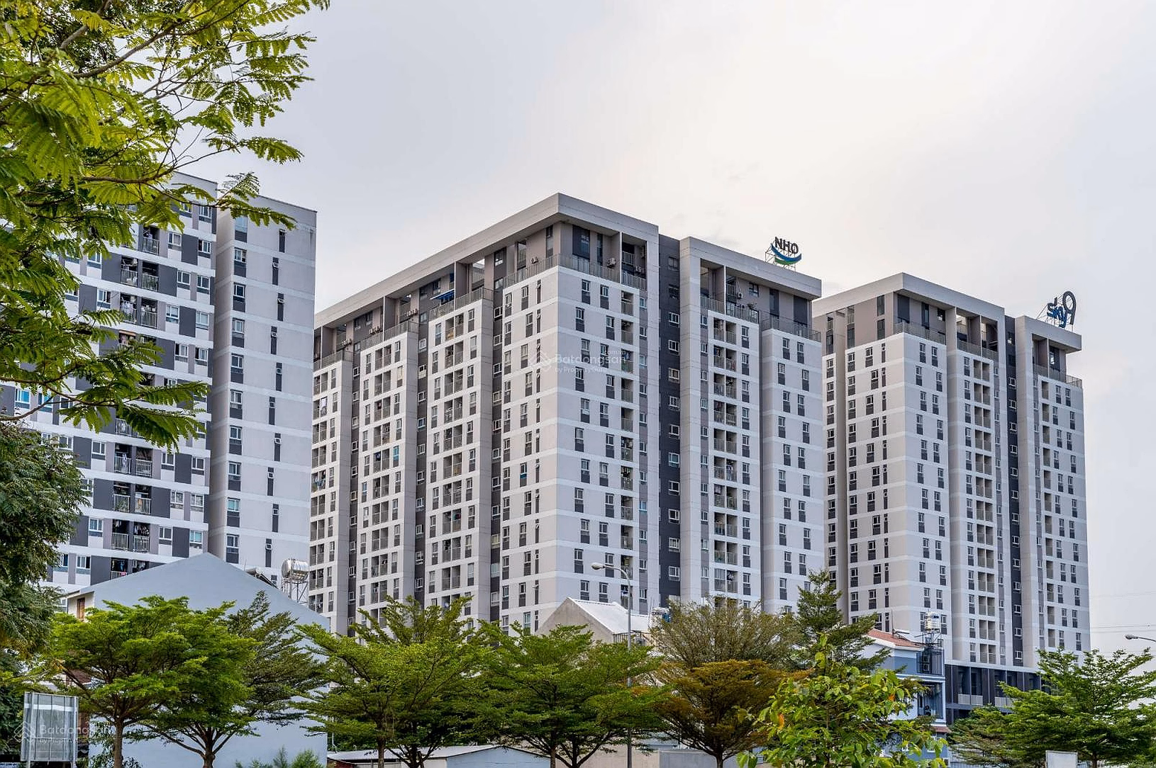 Sky 9 sells quickly 2 bedroom 1 bathroom apartment, with book, price 2,850 billion - Lien Phuong Street, District 9