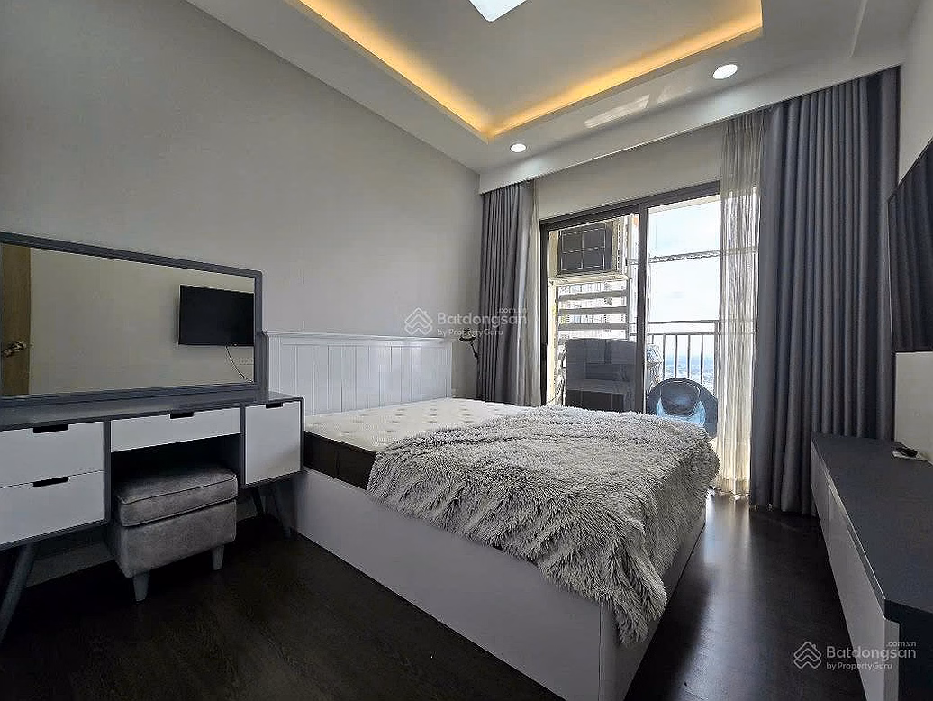 Selling a cool 3-bedroom apartment with Southeast river view - The Sun Avenue for only 9 billion, all inclusive