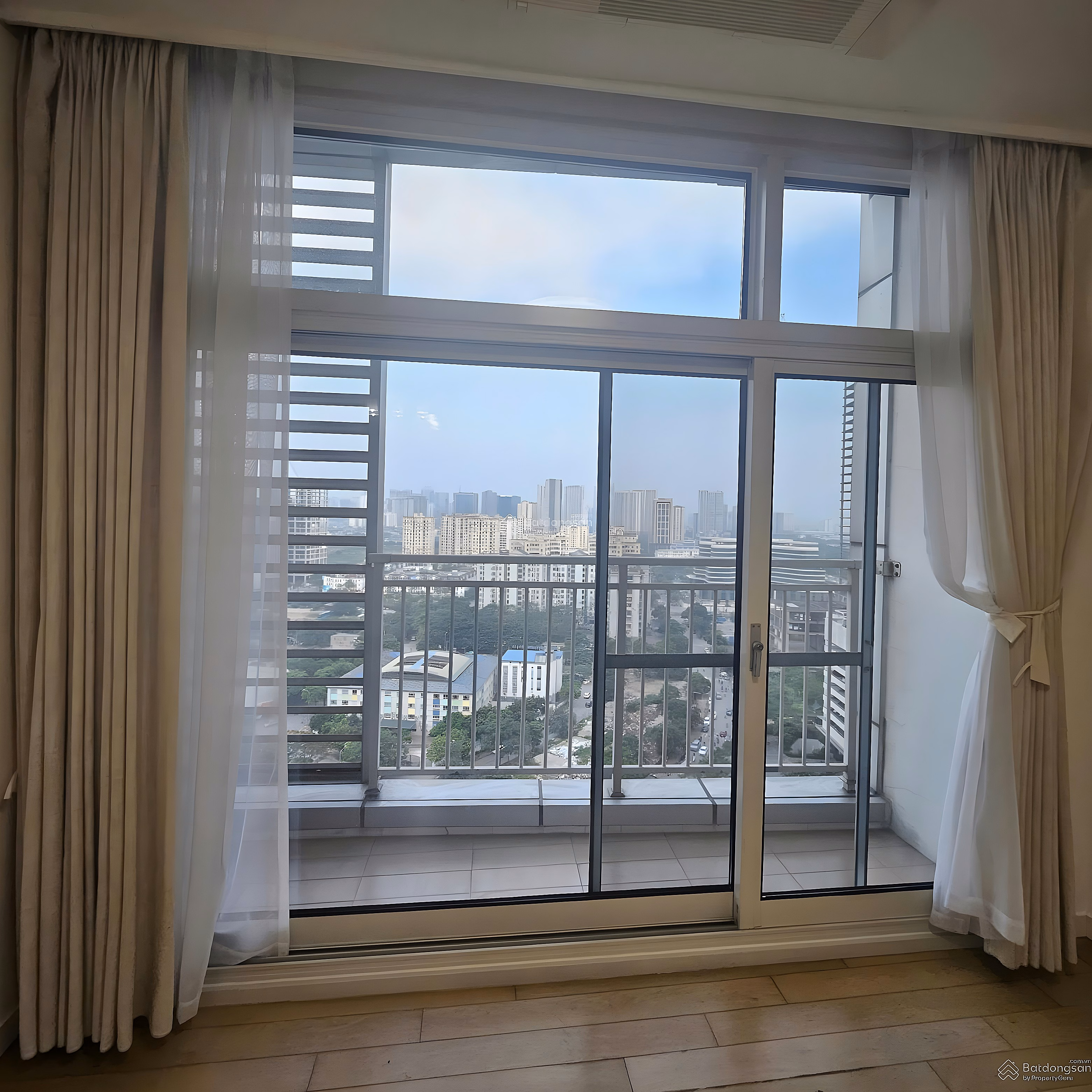 Apartment for rent with 3 bedrooms, 2 bathrooms, can be used as office, at Keangnam Hanoi Landmark Tower, preferential price 34 million, 110m2