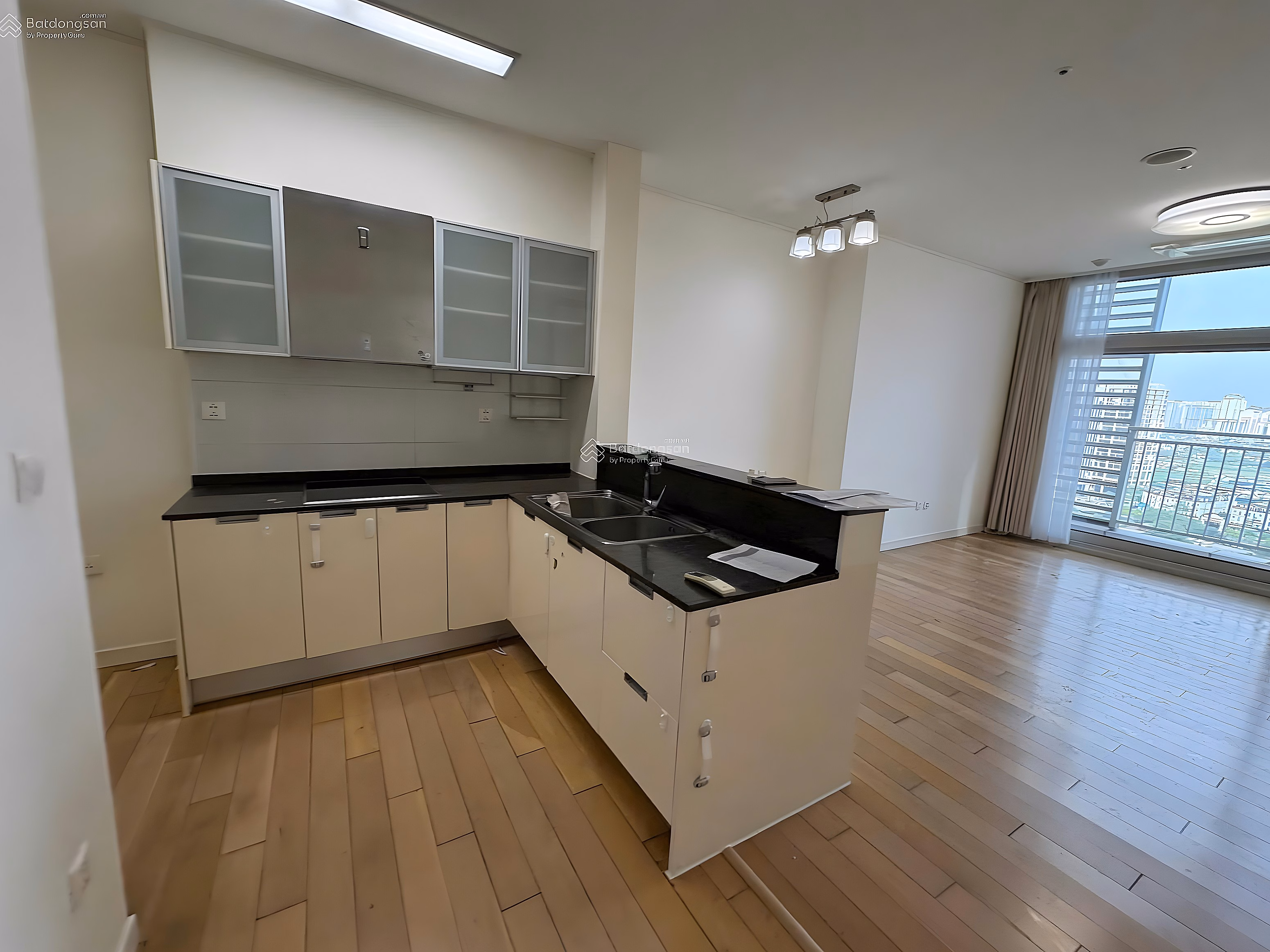 Apartment for rent with 3 bedrooms, 2 bathrooms, can be used as office, at Keangnam Hanoi Landmark Tower, preferential price 34 million, 110m2
