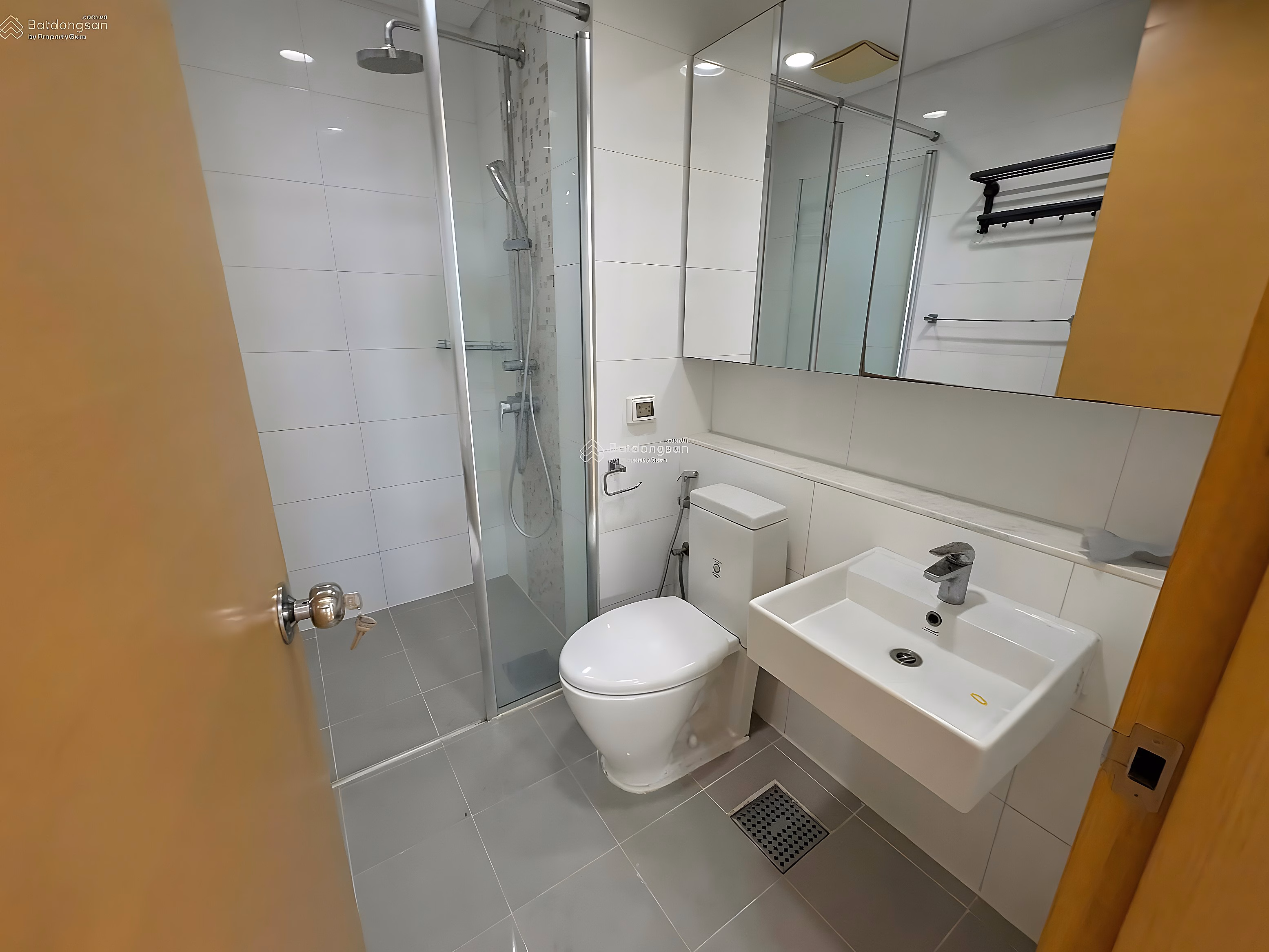 Apartment for rent with 3 bedrooms, 2 bathrooms, can be used as office, at Keangnam Hanoi Landmark Tower, preferential price 34 million, 110m2