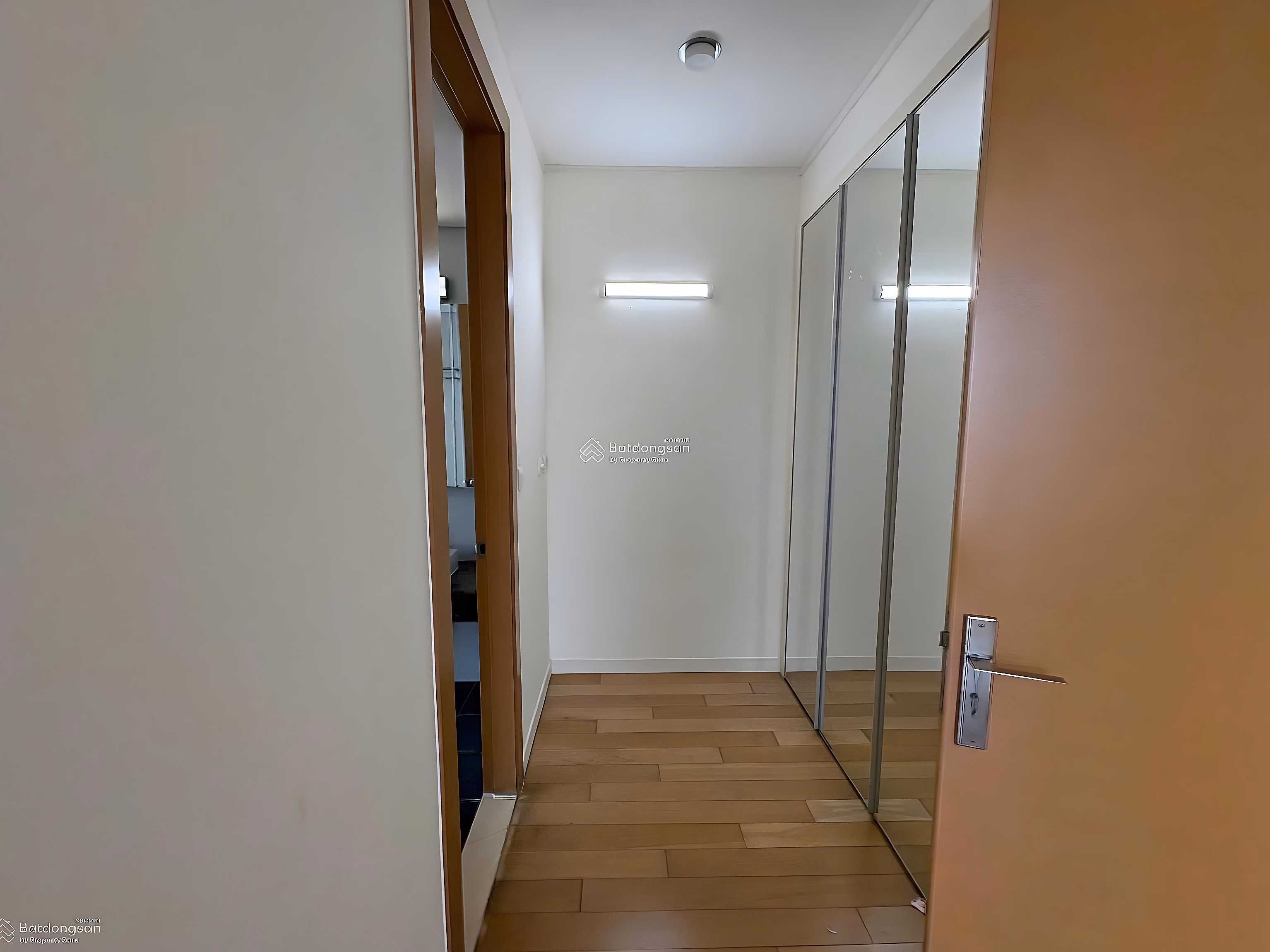 Apartment for rent with 3 bedrooms, 2 bathrooms, can be used as office, at Keangnam Hanoi Landmark Tower, preferential price 34 million, 110m2