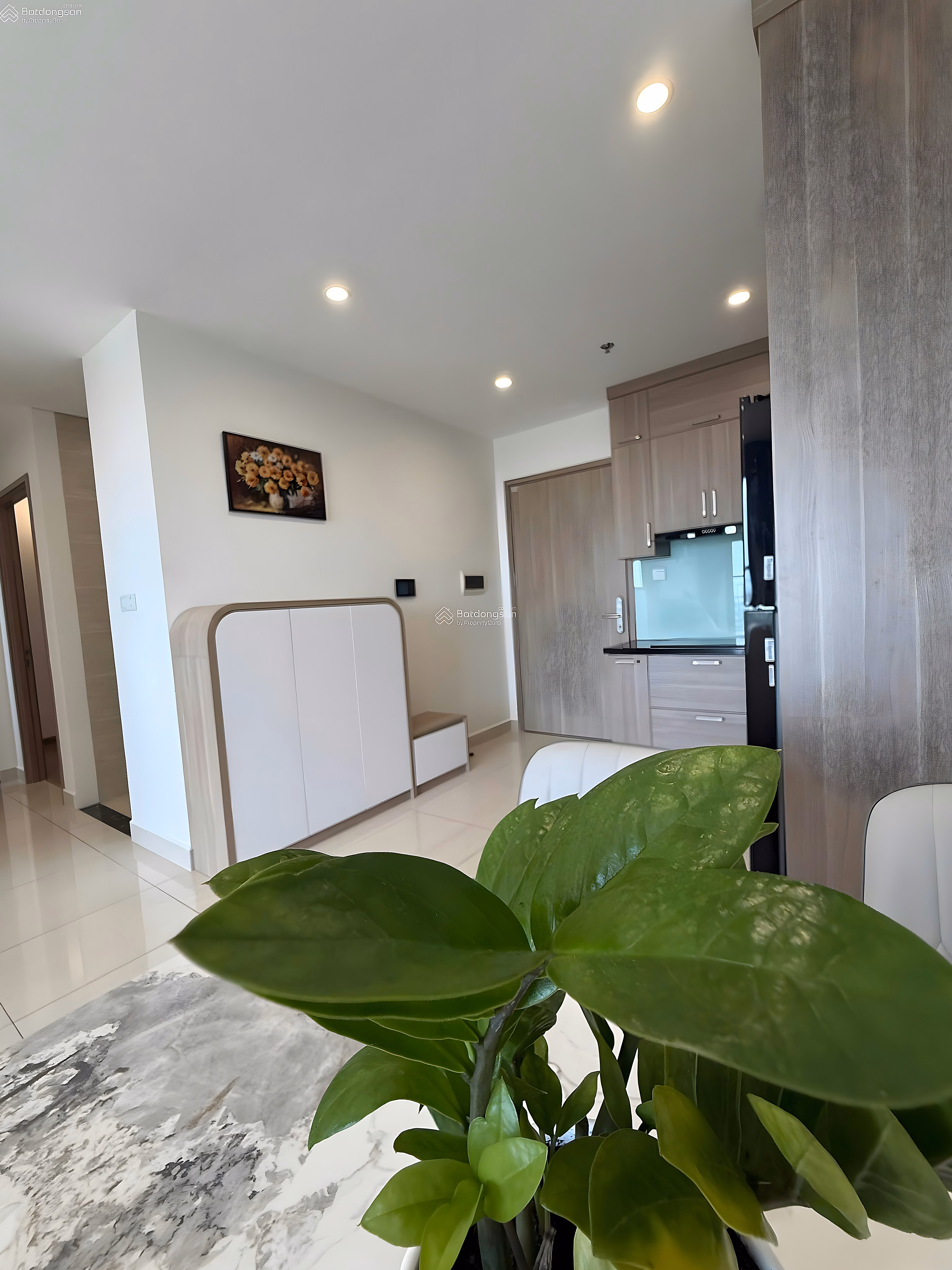 Cheap closing - urgent sale Friday, 2N 1VS - Middle floor - Area: 54.8m², 3 billion 800 lines Vinhomes Smart City