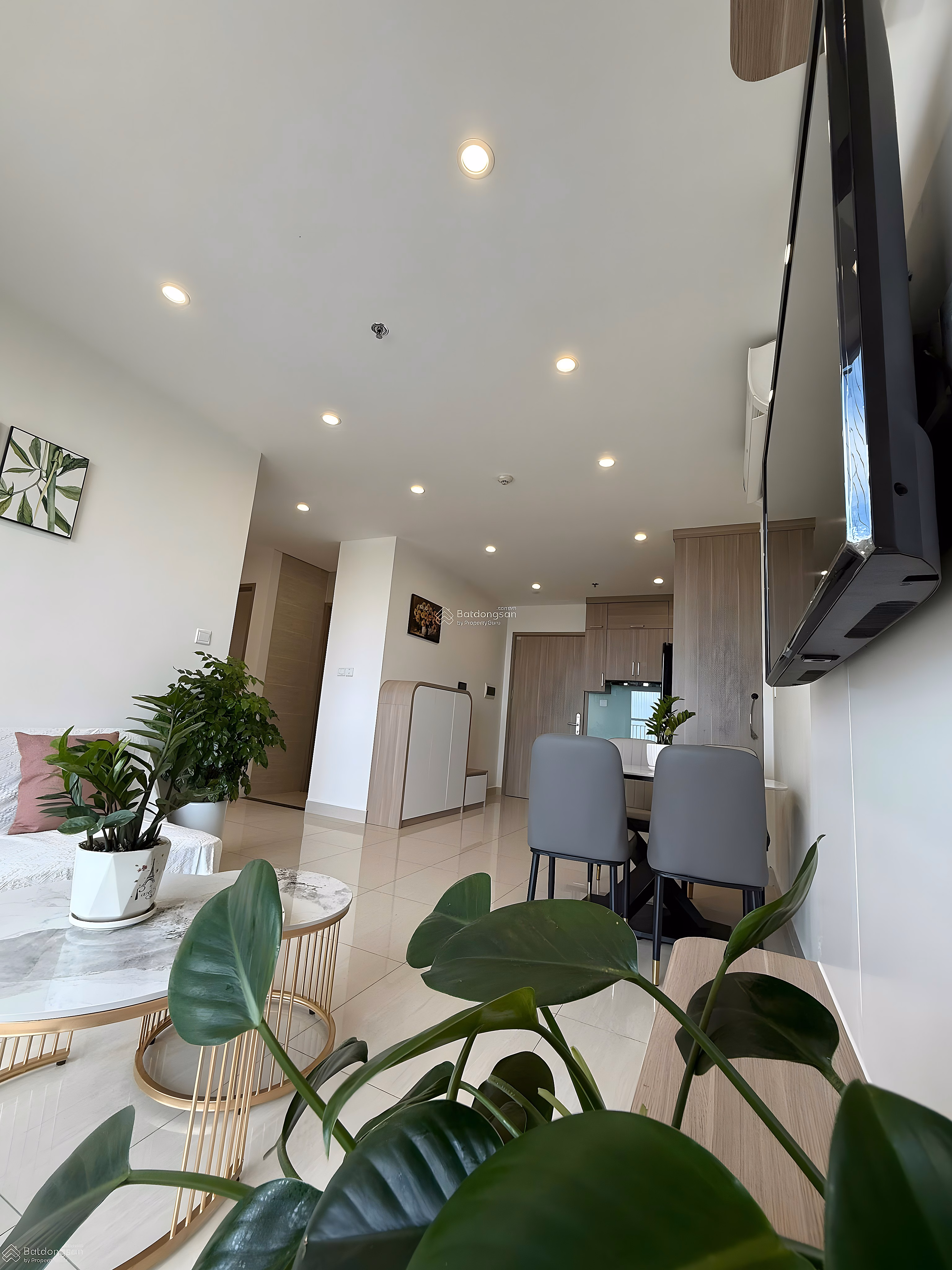 Cheap closing - urgent sale Friday, 2N 1VS - Middle floor - Area: 54.8m², 3 billion 800 lines Vinhomes Smart City