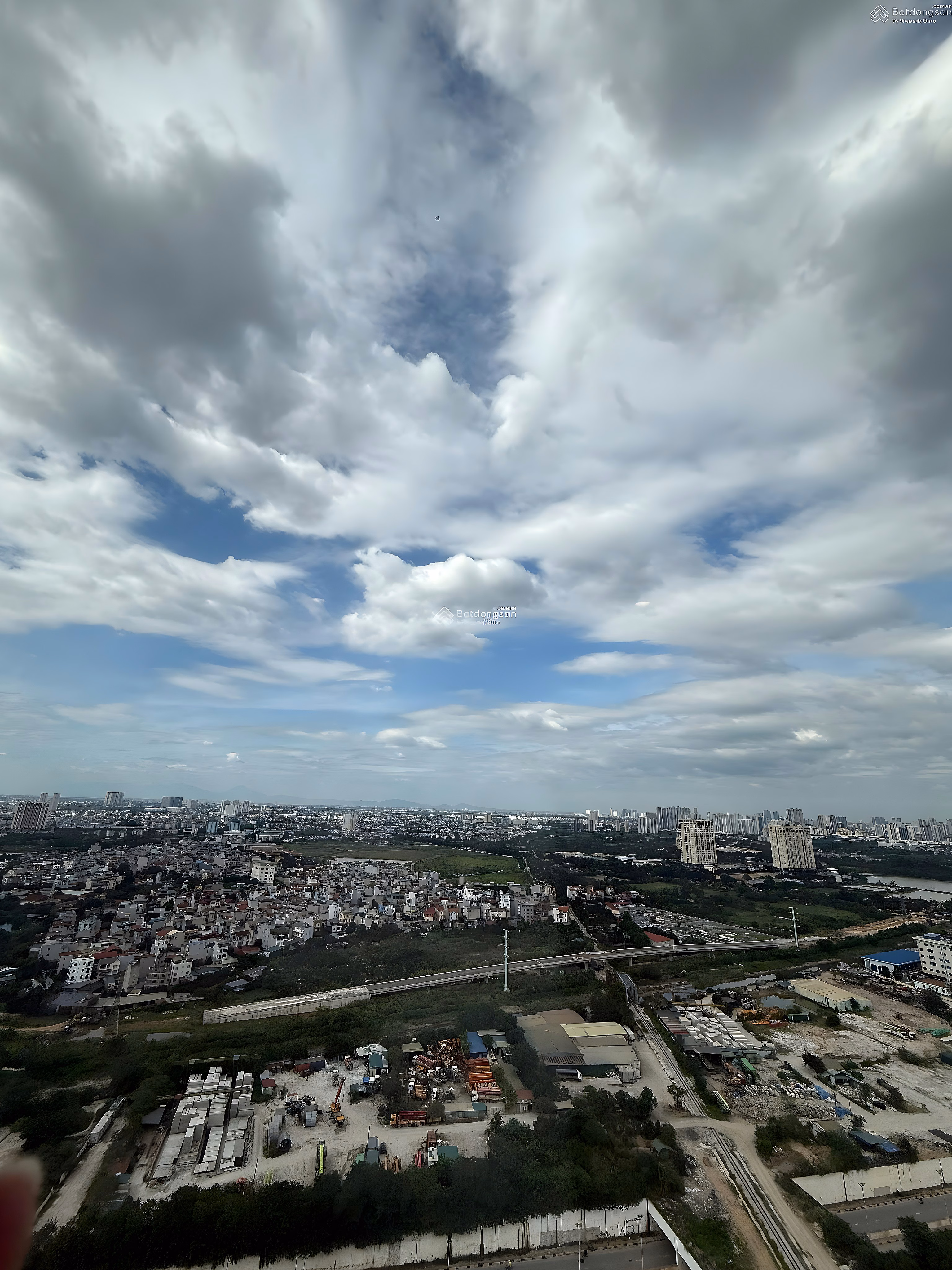 Cheap closing - urgent sale Friday, 2N 1VS - Middle floor - Area: 54.8m², 3 billion 800 lines Vinhomes Smart City