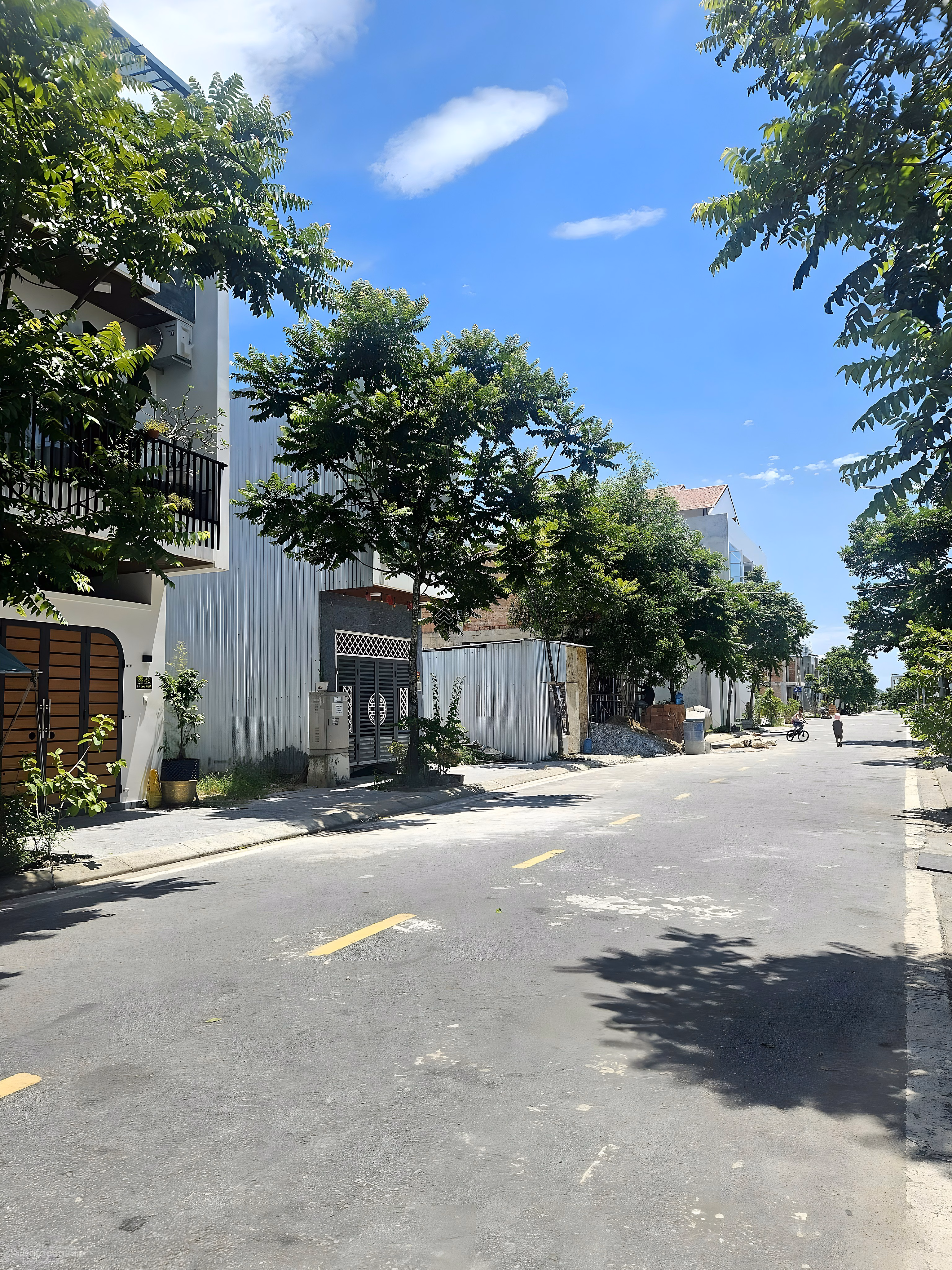 Land for sale in front of Le Mo Khoi - KQH Huong So. Next to Big Park