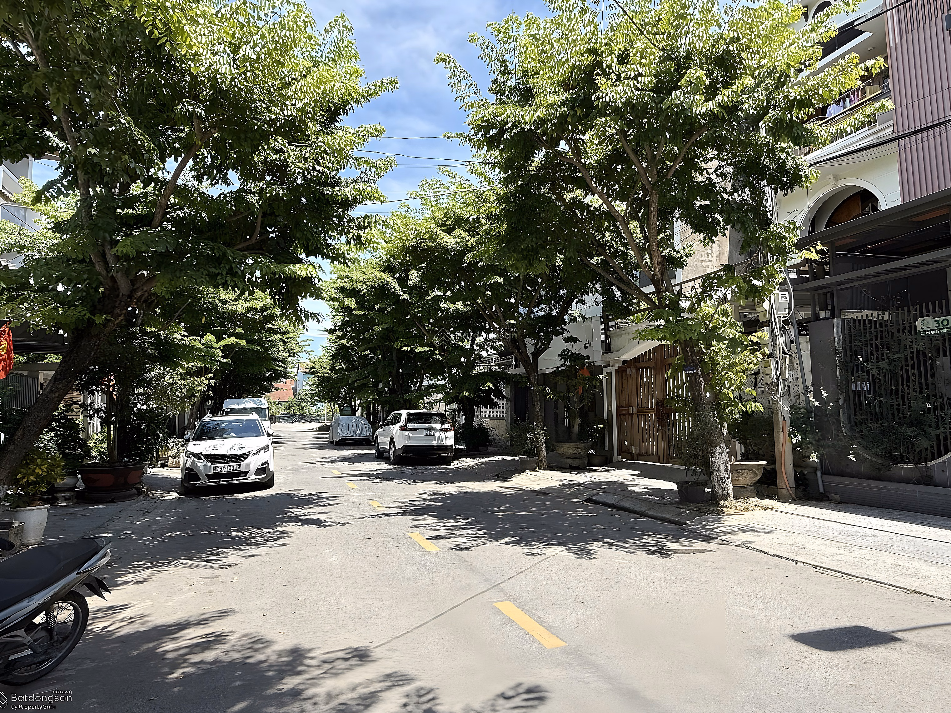 Land frontage on Tran Quy Kien - Xuan Phu District, Hue City. Near City Square