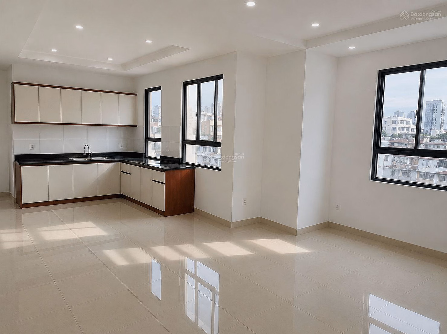 Thinh Vuong Building for sale, District 2, corner apartment, 2 views, 2 bedrooms, 2 bathrooms, good price tlcc
