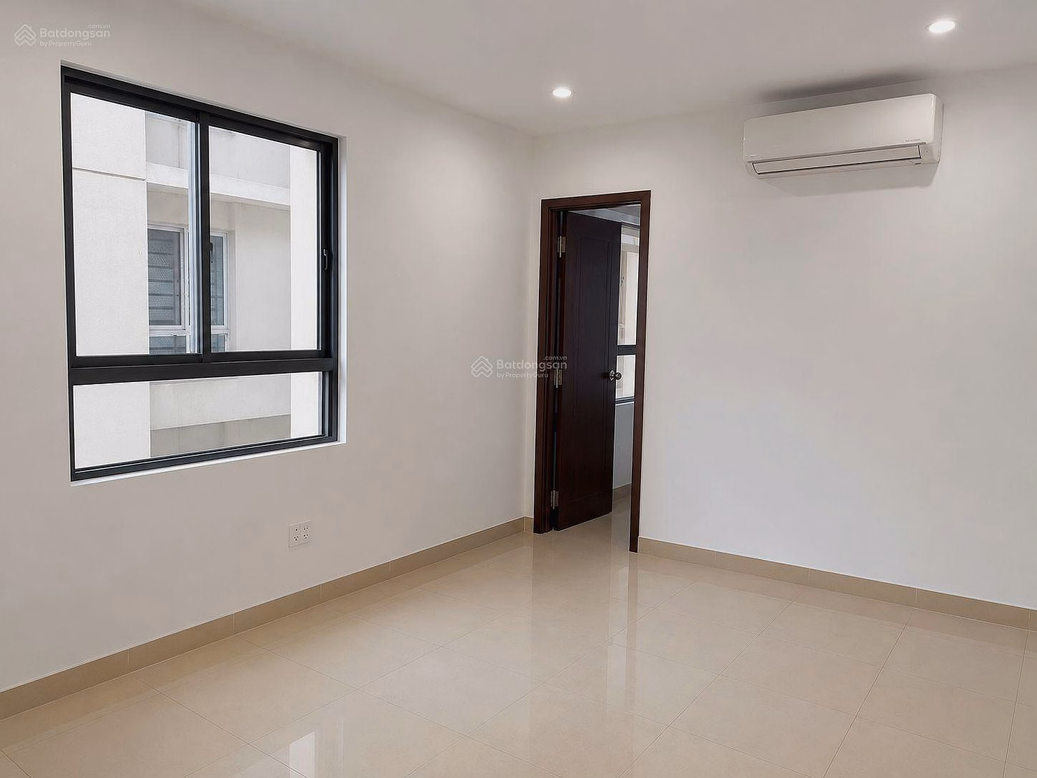 Thinh Vuong Building for sale, District 2, corner apartment, 2 views, 2 bedrooms, 2 bathrooms, good price tlcc