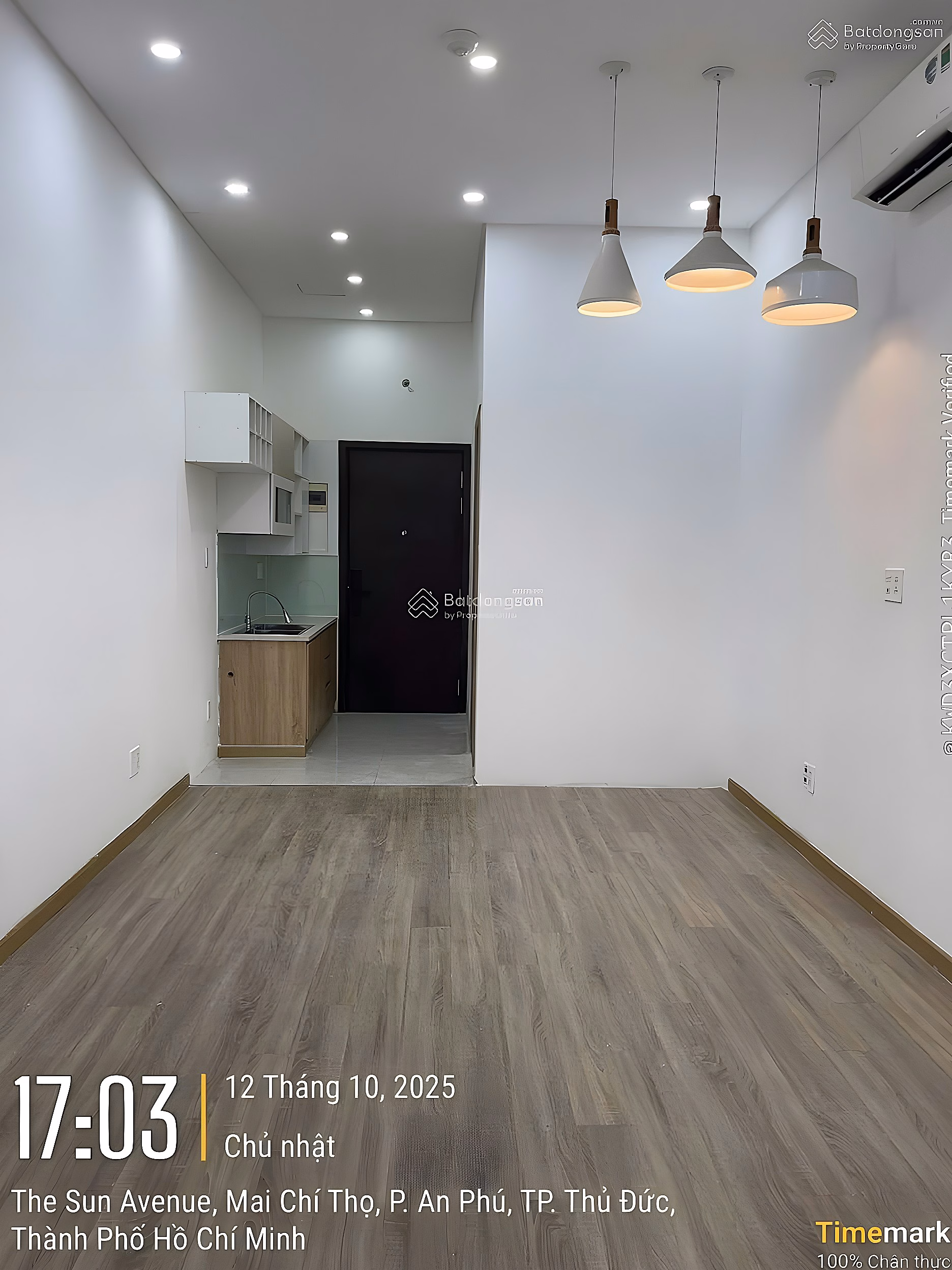 Selling a studio apartment for 3.1 billion, the homeowner needs to sell urgently so he cuts his losses and has a rental contract ready for those who want to buy and invest