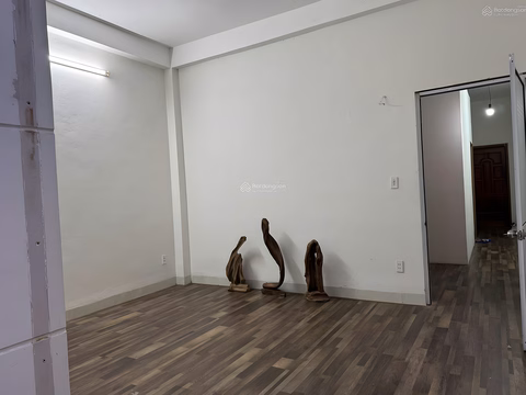 Beautiful house on Khuc Hao Son Tra street, Da Nang, busy business district, convenient to open a company office