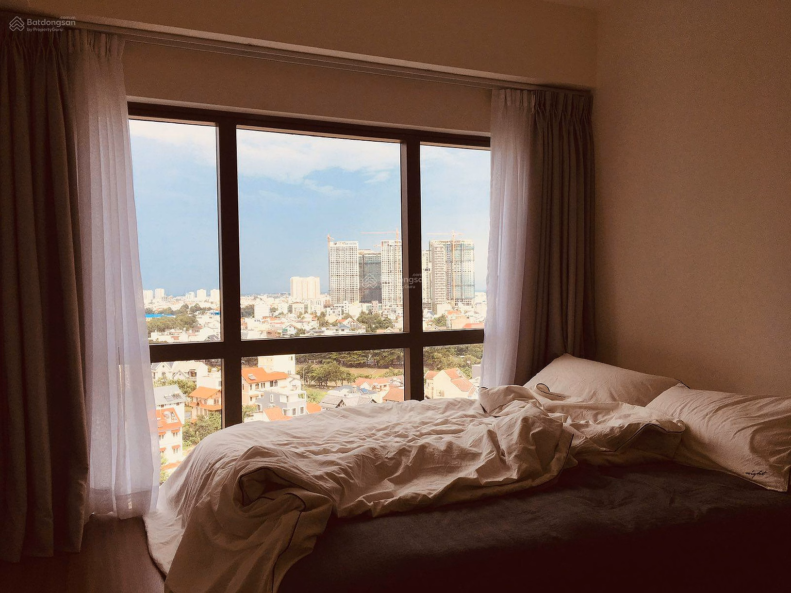 OWNER FOR SELLING 2 BEDROOM APARTMENT FRONT OF MAI CHI THO - READY - ONLY 6 BILLION