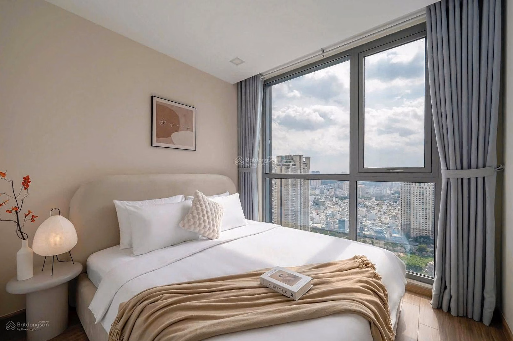 Kingdom 101 apartment for sale, District 10 7.85 billion, 73m², 2 bedrooms, 2 bathrooms, Red Book ready, reputable, Hot!