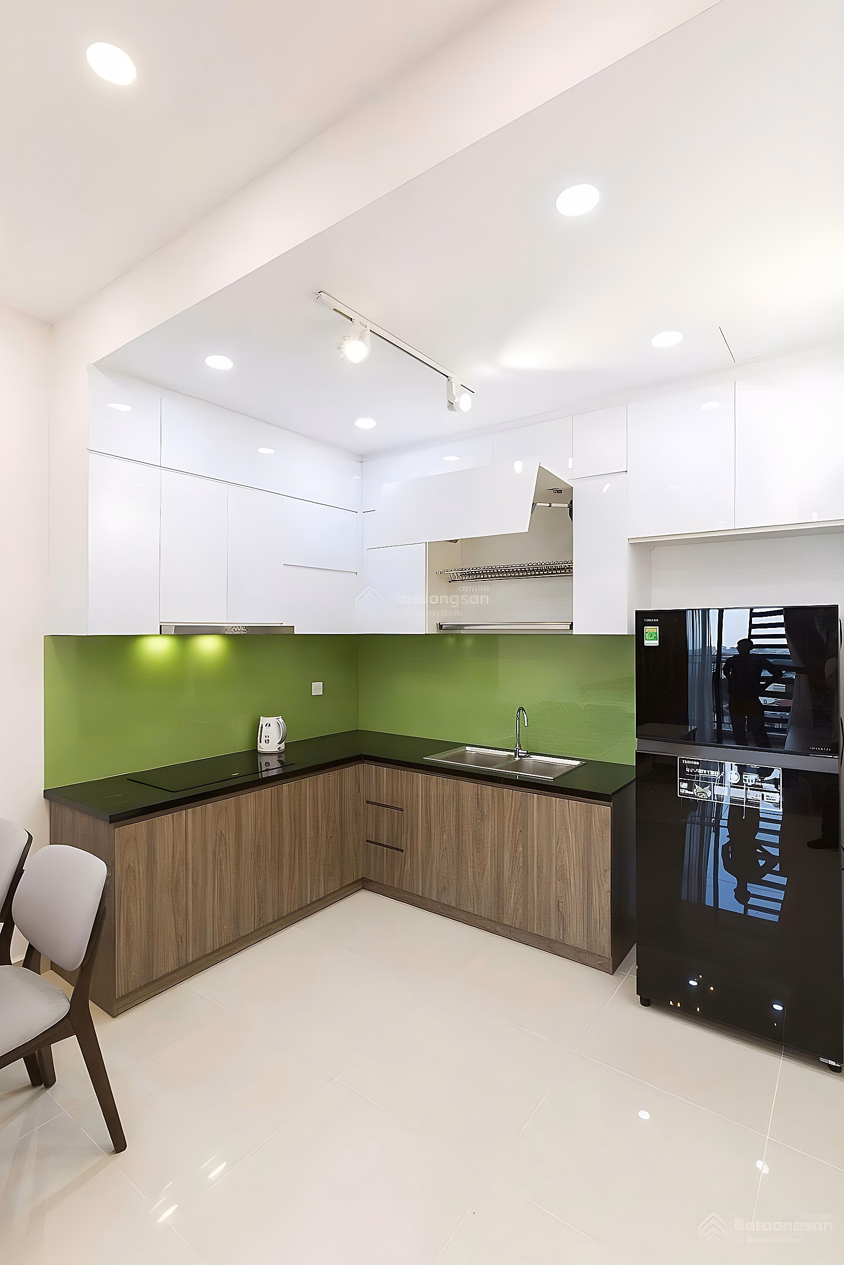 Quick sale of 2 bedroom 2 bathroom apartment for only 7 billion all in, lower than the market