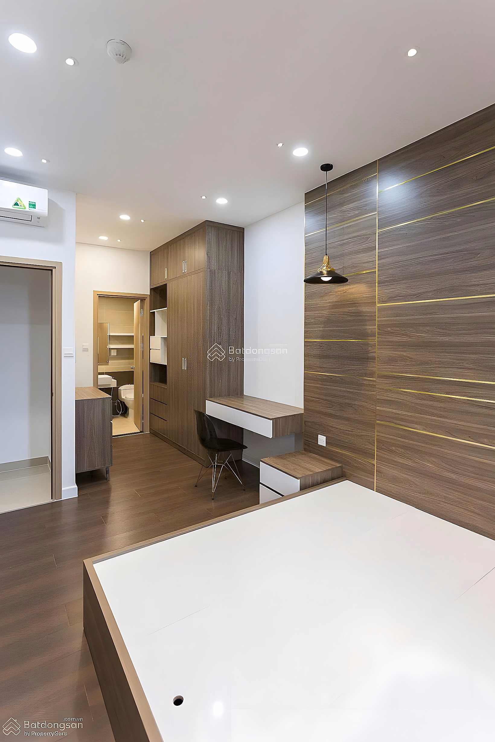 Quick sale of 2 bedroom 2 bathroom apartment for only 7 billion all in, lower than the market
