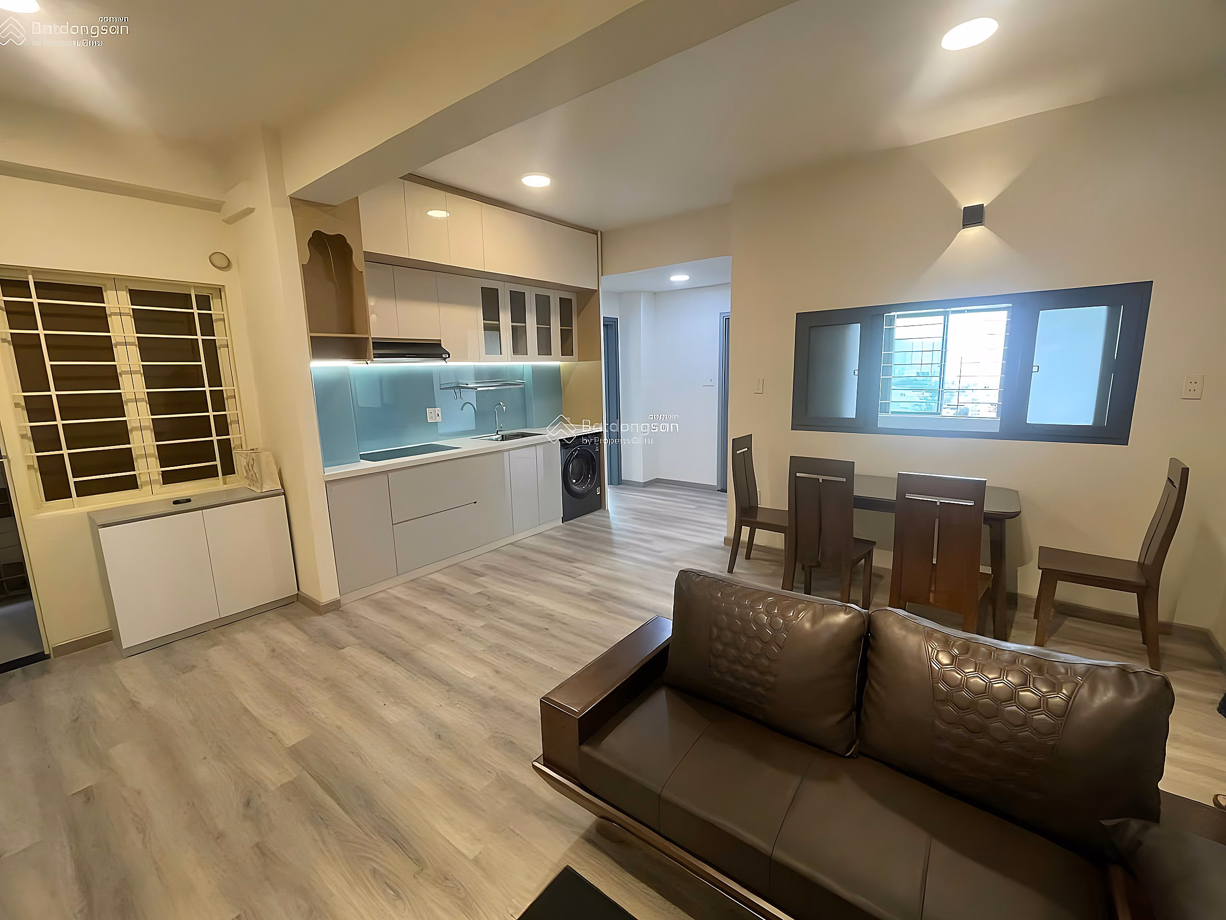 Selling fully furnished 2 bedroom apartment H1 Hoang Dieu