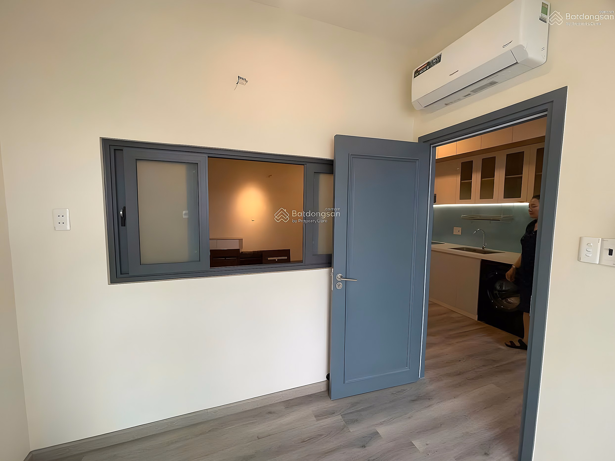 Selling fully furnished 2 bedroom apartment H1 Hoang Dieu