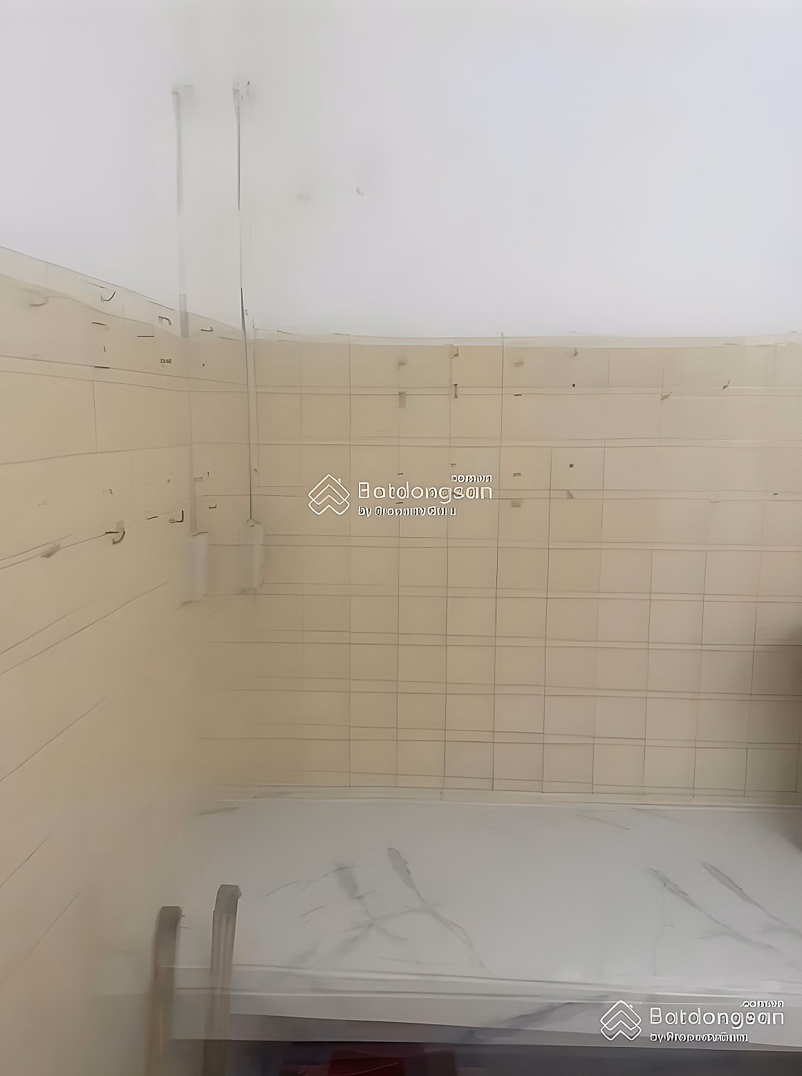 REDUCING A PEACEFUL HOME AT HUNG VUONG APARTMENT DISTRICT 5 BEAUTIFUL CLEAN HOUSE, GOOD PRICE 2.85 BILLION