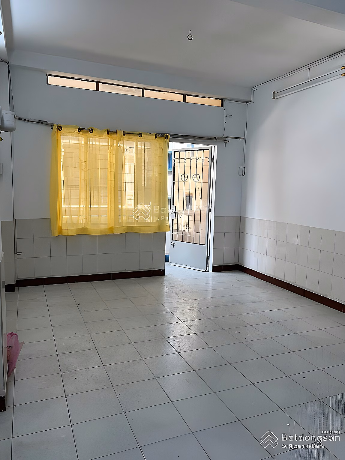 REDUCING A PEACEFUL HOME AT HUNG VUONG APARTMENT DISTRICT 5 BEAUTIFUL CLEAN HOUSE, GOOD PRICE 2.85 BILLION