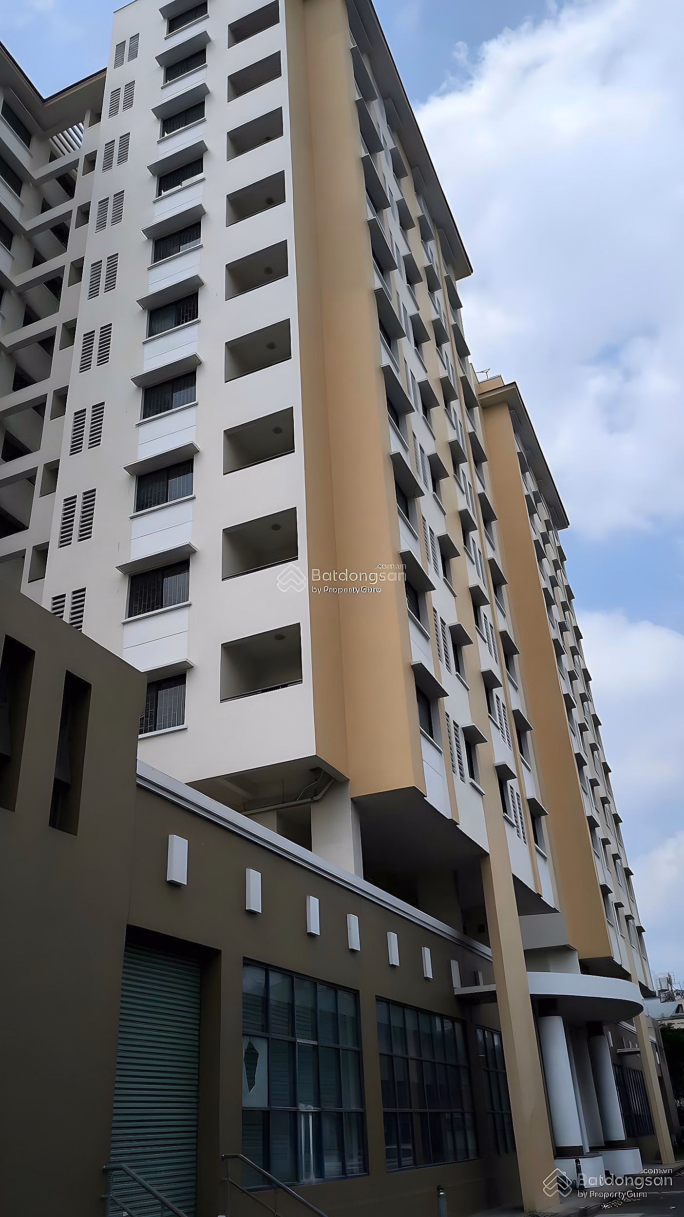 Only 2.4 billion to own Tan Thoi Nhat apartment with private red book near Metro No. 2 Q12