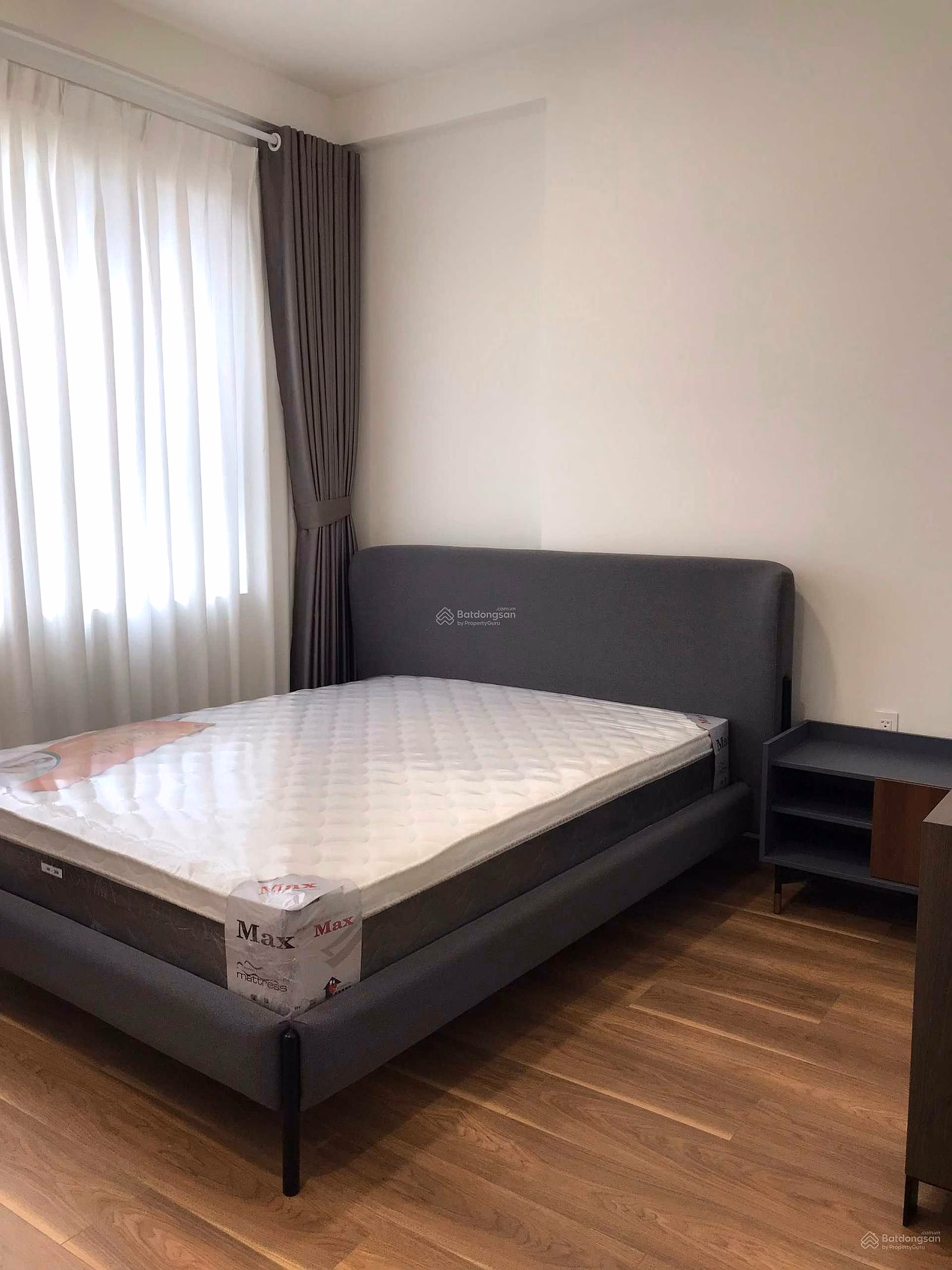 Q7 Riverside for rent near RMIT, TDT includes 2 bedrooms, 2 bathrooms, 9 million, full NT view, beautiful***