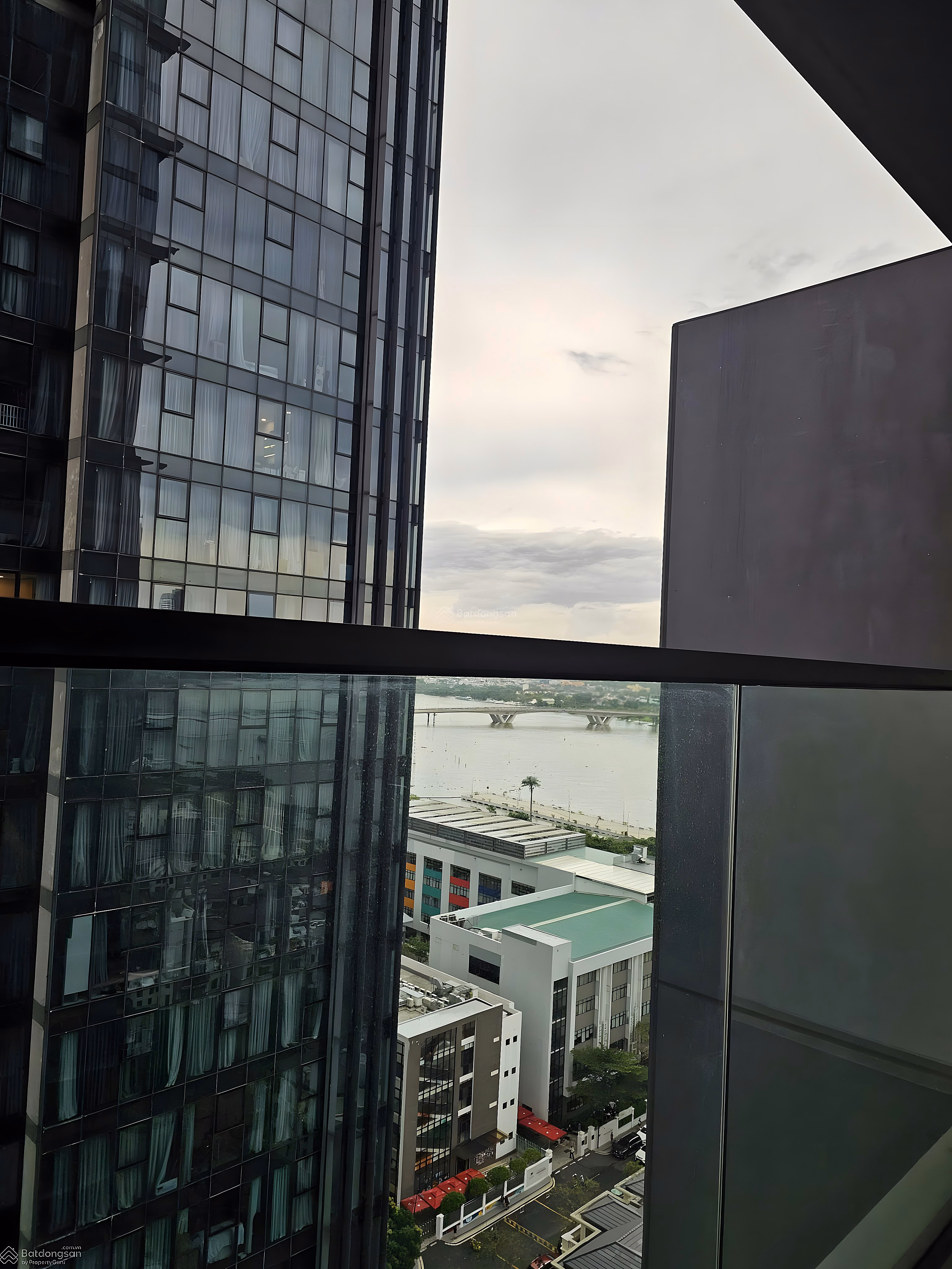 Selling 1-bedroom apartment at Lake Tower - Grand Marina Saigon - Beautiful view, pink book in hand