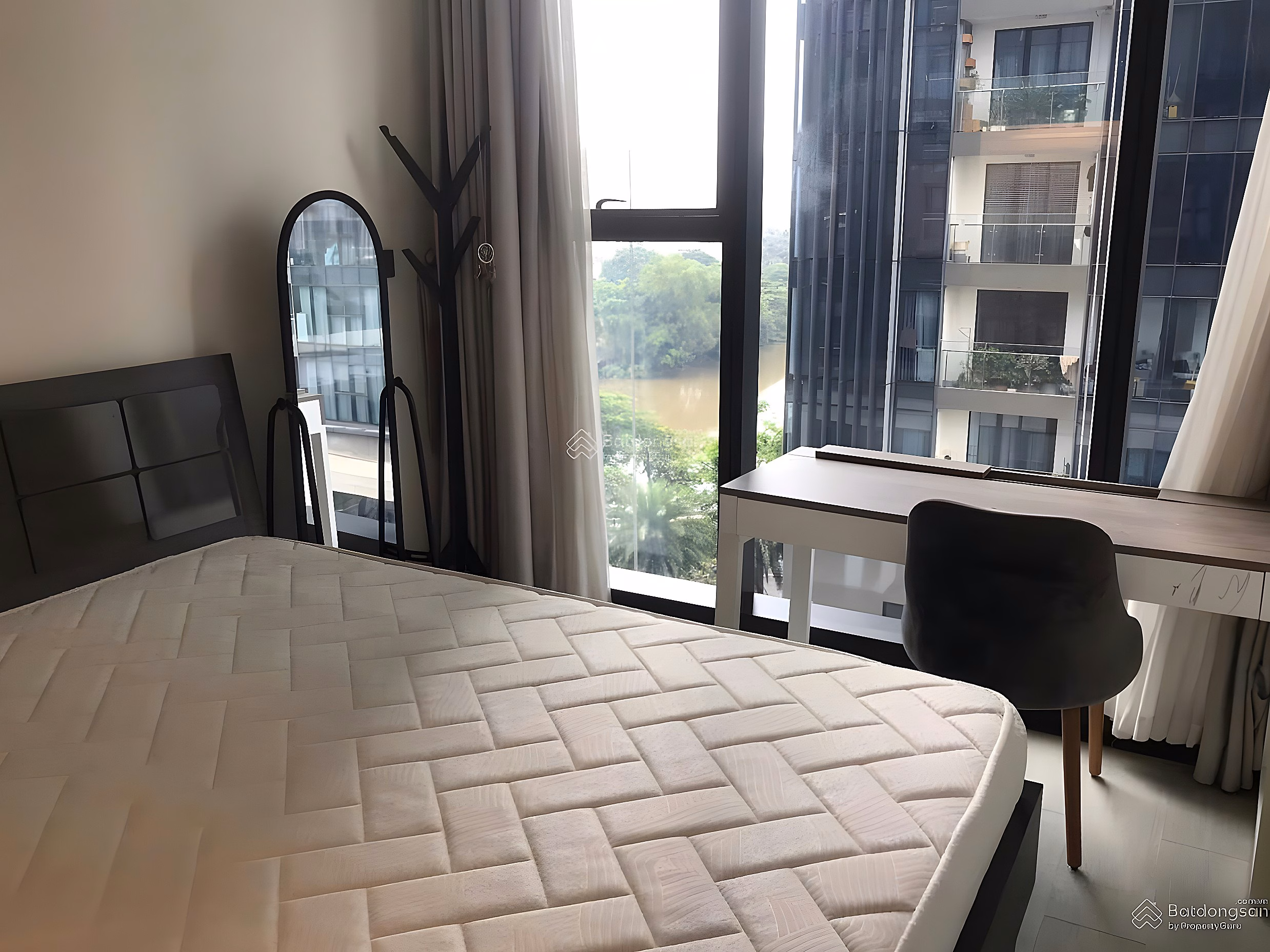 Vinhomes Golden River Aqua 3 apartment for sale - 119m² - Fully furnished - River view - Pink book