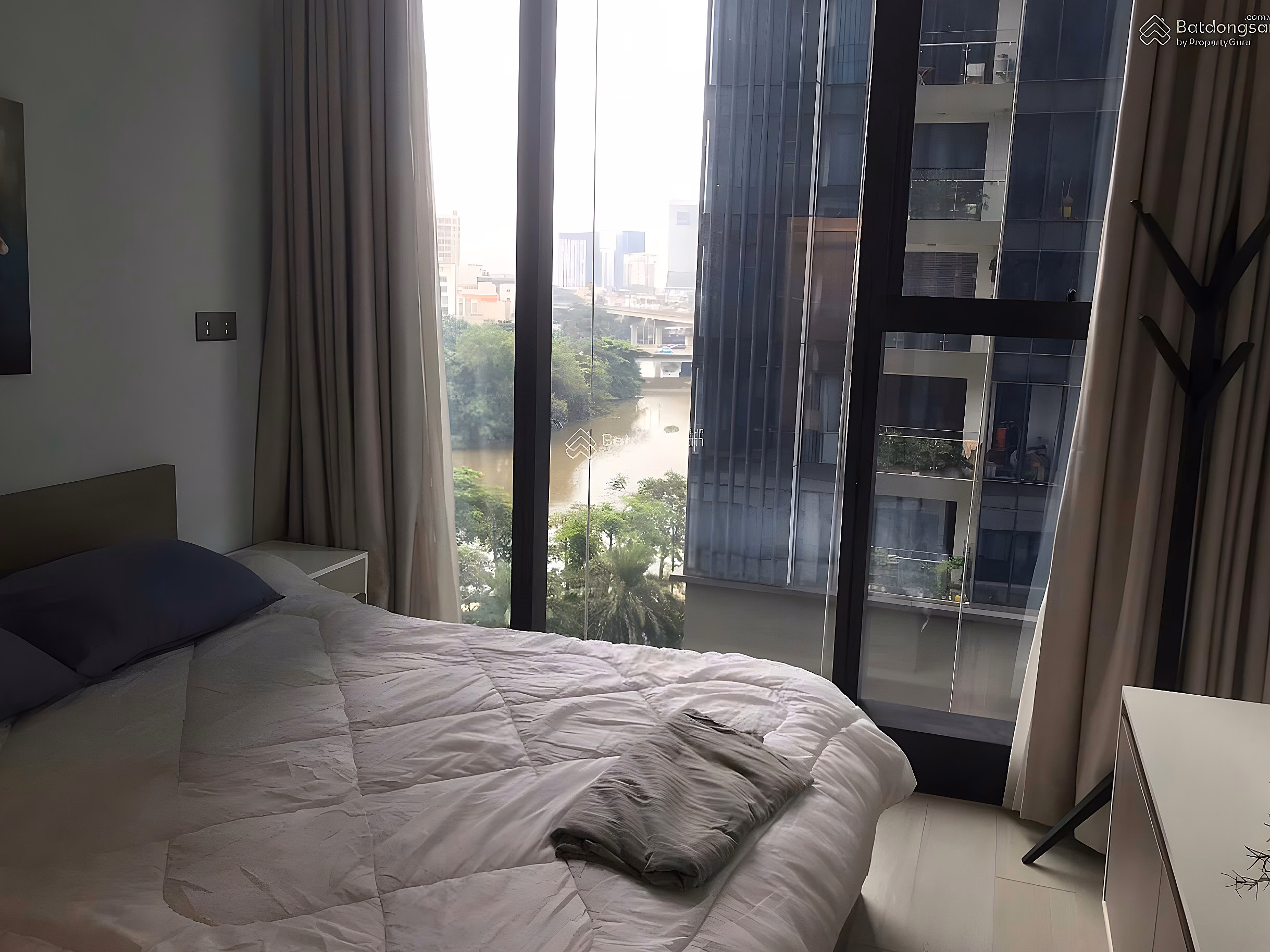 Vinhomes Golden River Aqua 3 apartment for sale - 119m² - Fully furnished - River view - Pink book