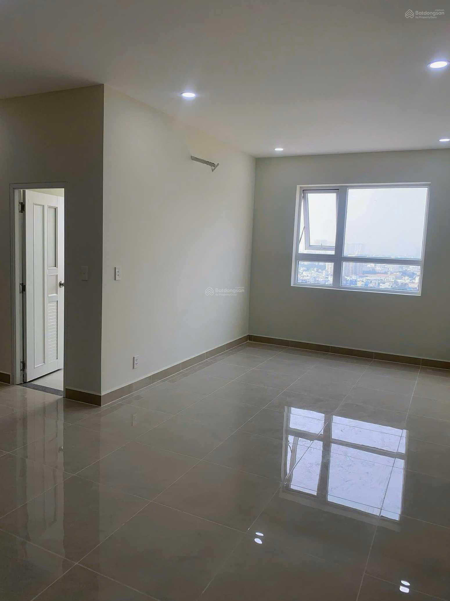 Rare item Topaz Elite corner unit 79m², 3 bedrooms, free 4 air conditioners
