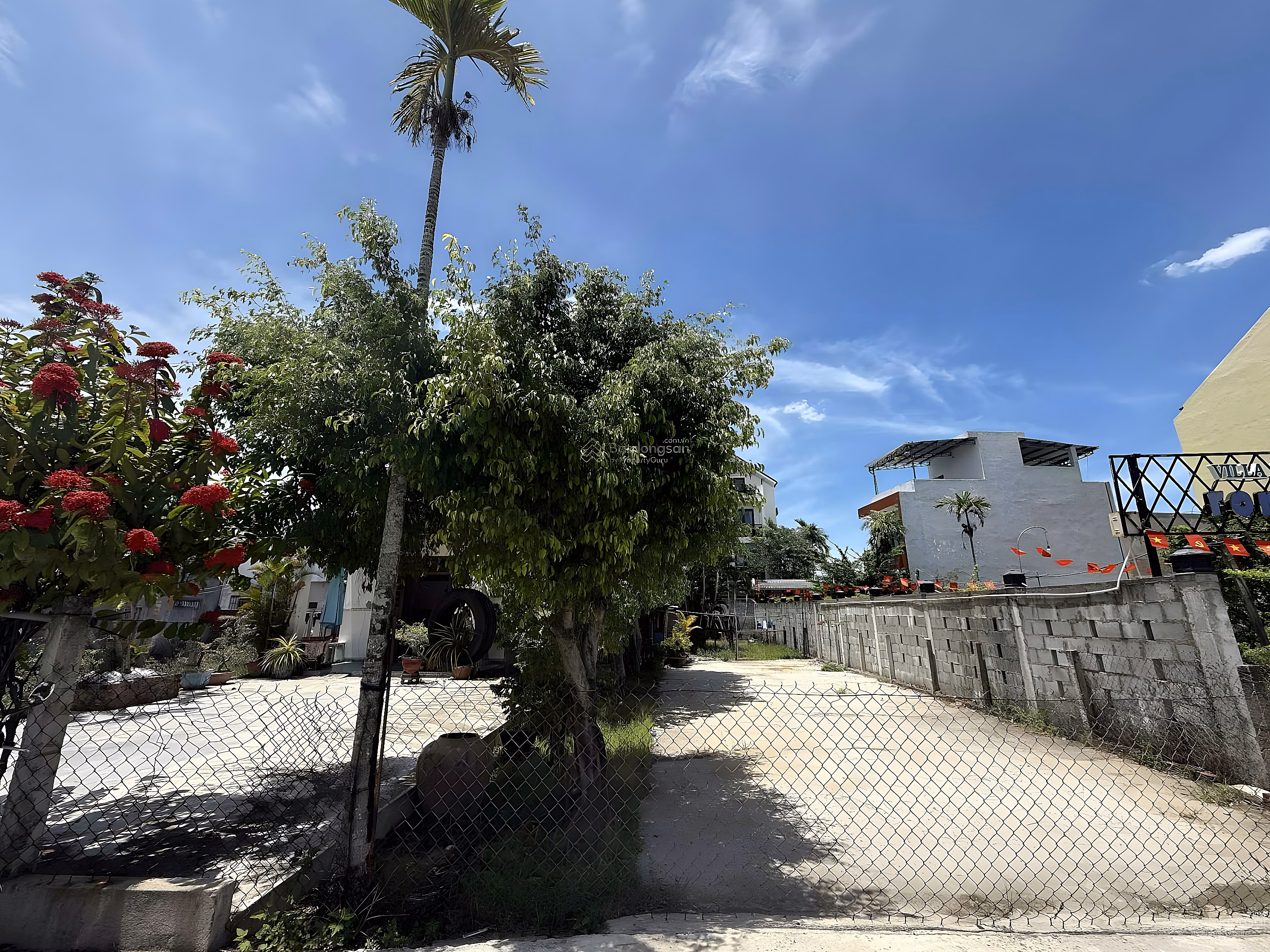 Beautiful land for sale at Kiet Tran Nhan Tong, 6.3 billion, area 302.5m², many amenities