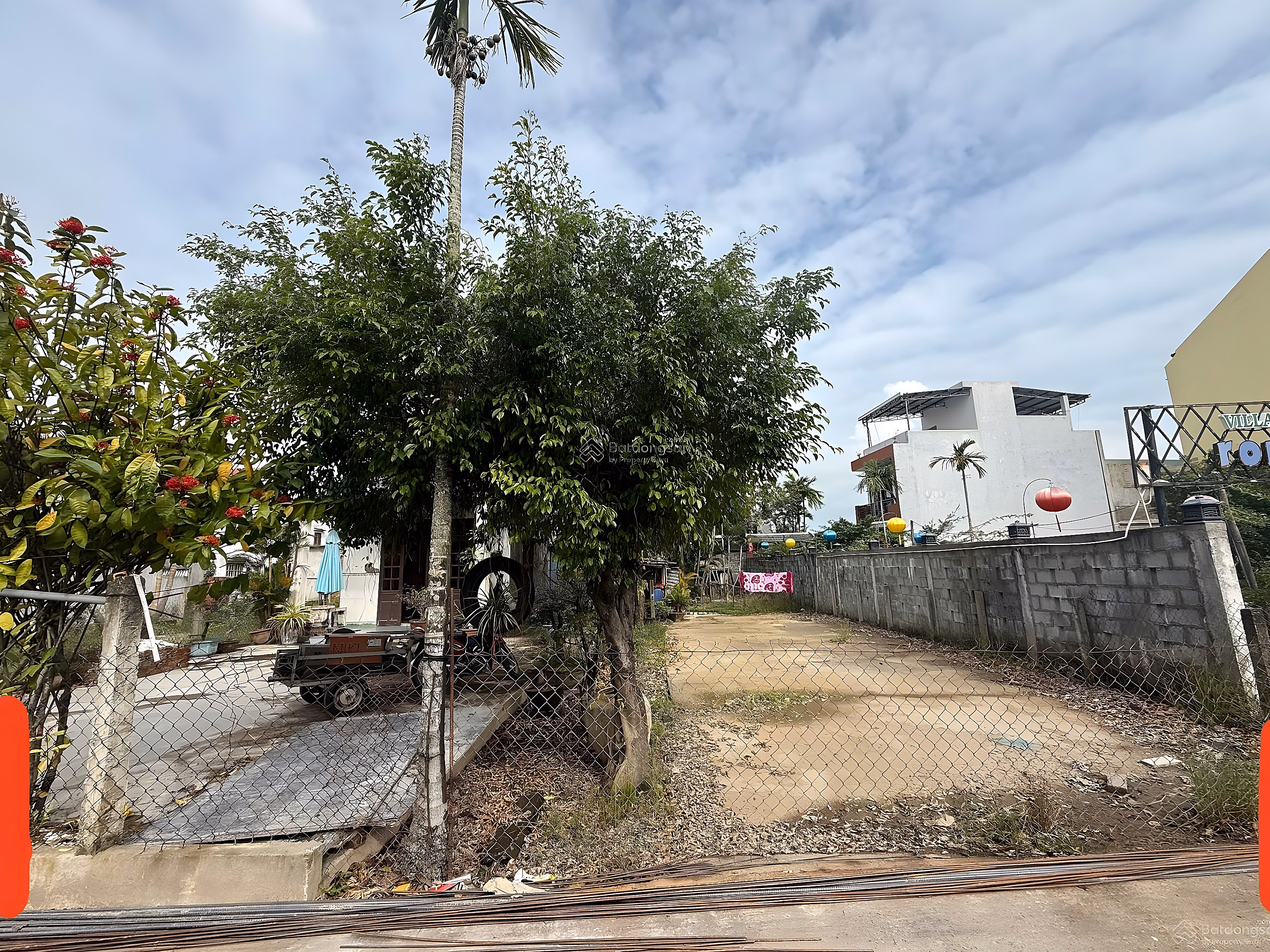 Beautiful land for sale at Kiet Tran Nhan Tong, 6.3 billion, area 302.5m², many amenities