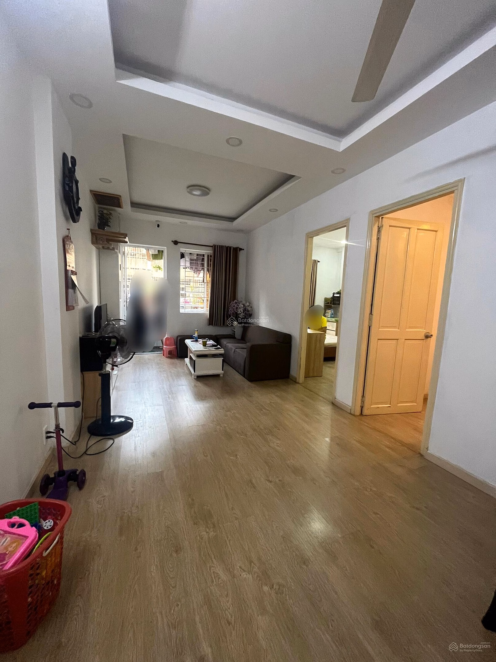 02 bedroom apartment for sale, 4th floor, beautiful view of Landmark 81 (with elevator)