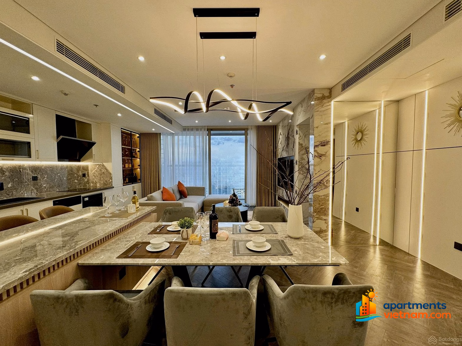 Luxury 3 bedroom+ fully furnished apartment for rent at Epic Tower