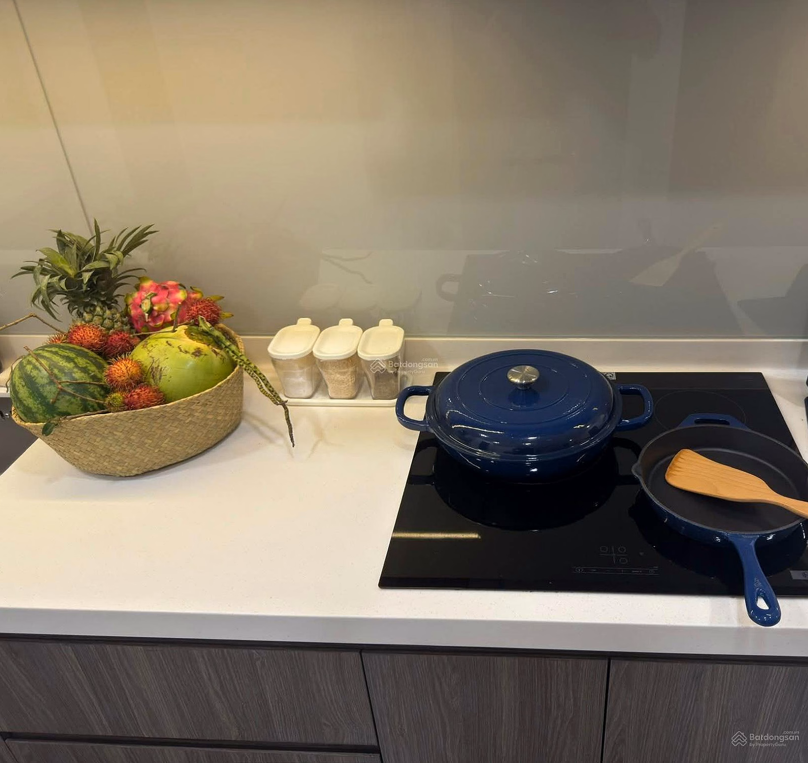 DIAMOND CENTERY 3-BR APARTMENT FOR SALE AT GOOD PRICE WITH PINK BOOK