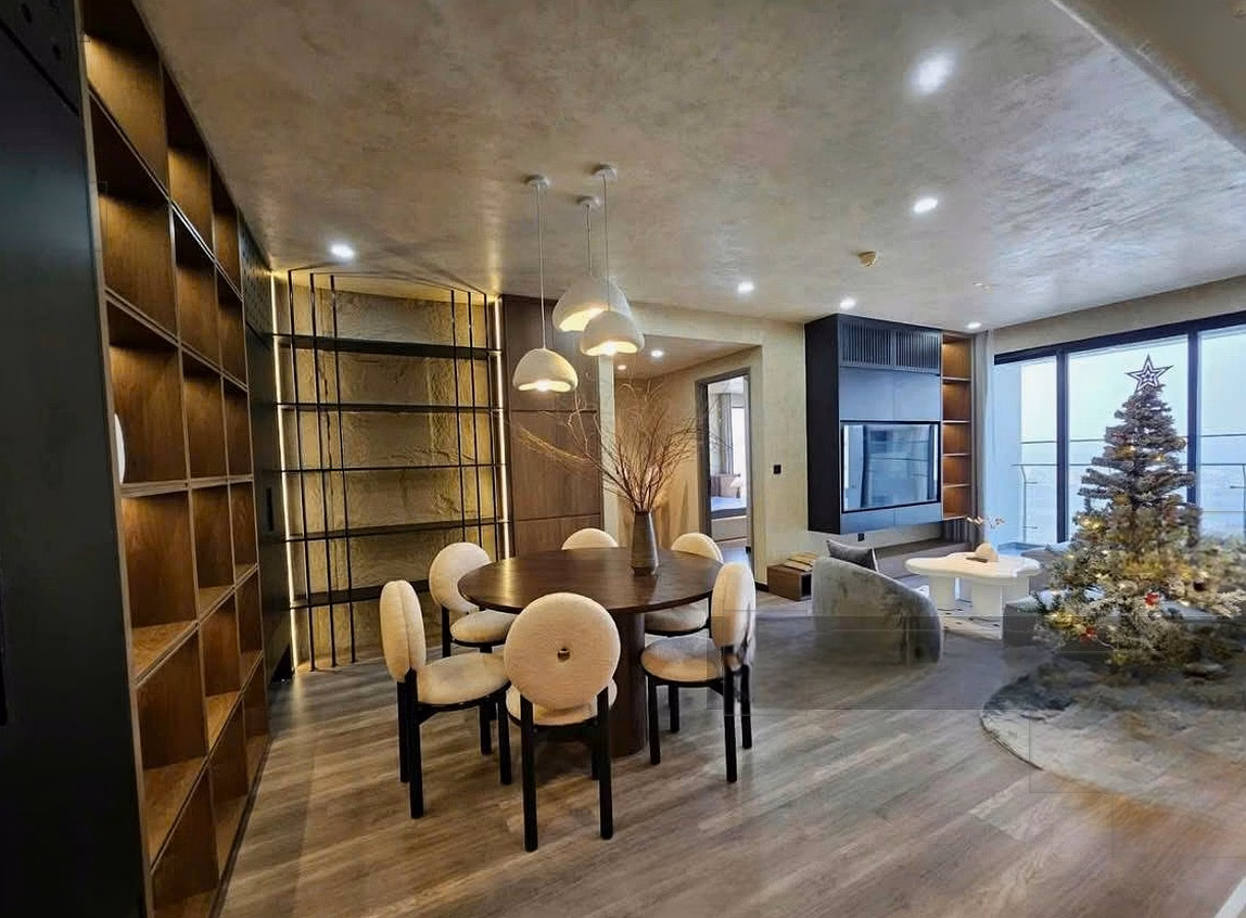 Immediately available 3 bedroom apartment 120m2 with direct view of West Lake in Watermark apartment. Price only 20 million***