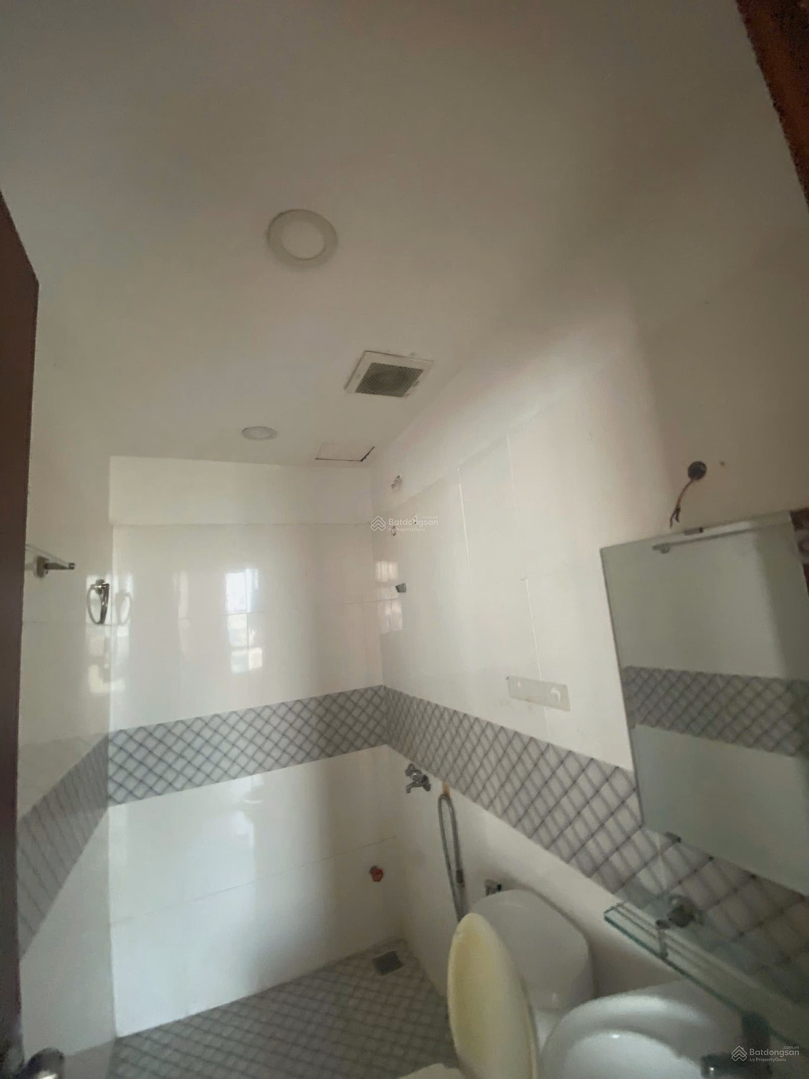 Apartment 312 Lac Long Quan for sale price 3.45 billion, 65m2, 2 bedrooms see house directly