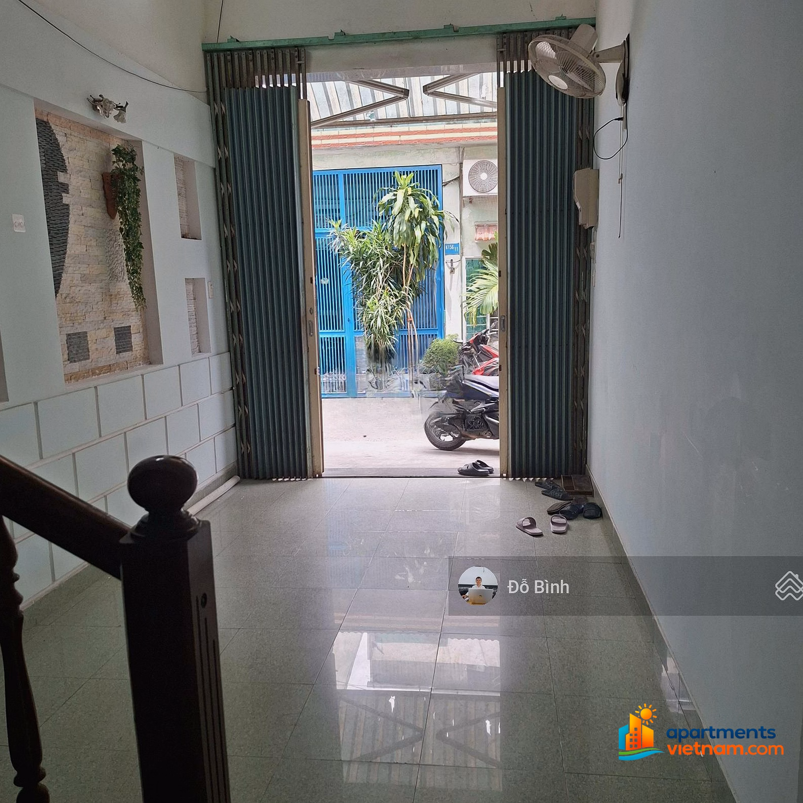 3-storey house with car for rent: Hung Vuong - 3 rooms - 3 bathrooms