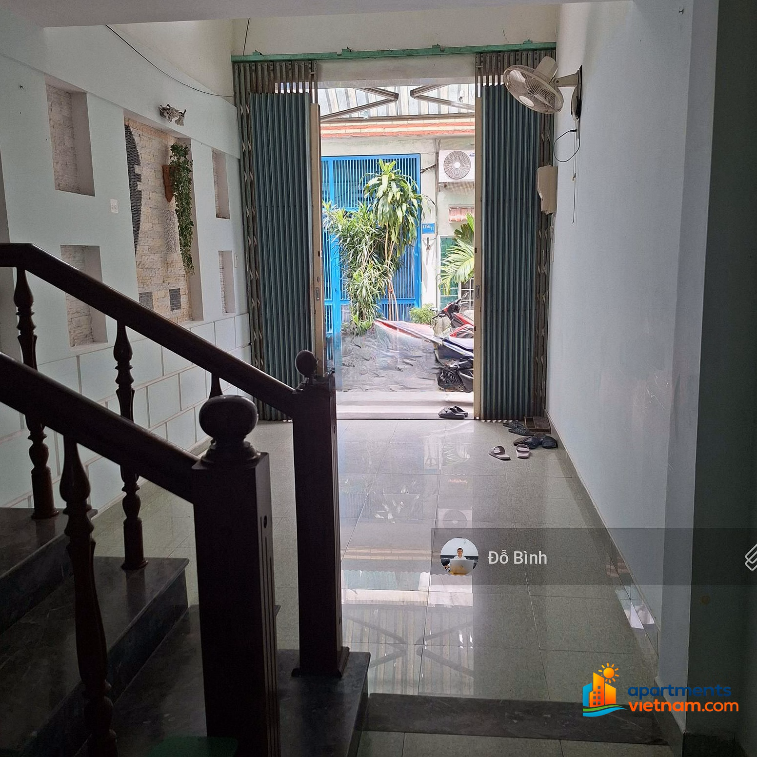 3-storey house with car for rent: Hung Vuong - 3 rooms - 3 bathrooms