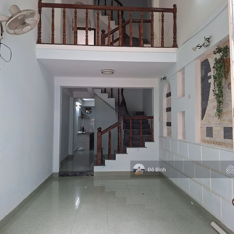 3-storey house with car for rent: Hung Vuong - 3 rooms - 3 bathrooms