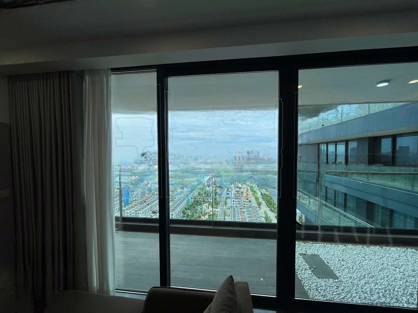 I am the owner of Sunshine Golden River apartment for rent | 3 bedrooms 161m², car slot, move in immediately