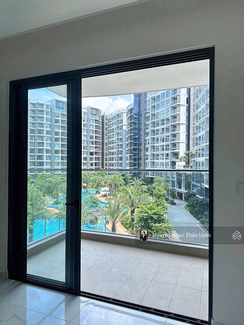 Centery pool view 120.7m2 - 3 bedrooms 3 bathrooms schedule 36TH price 10ty980