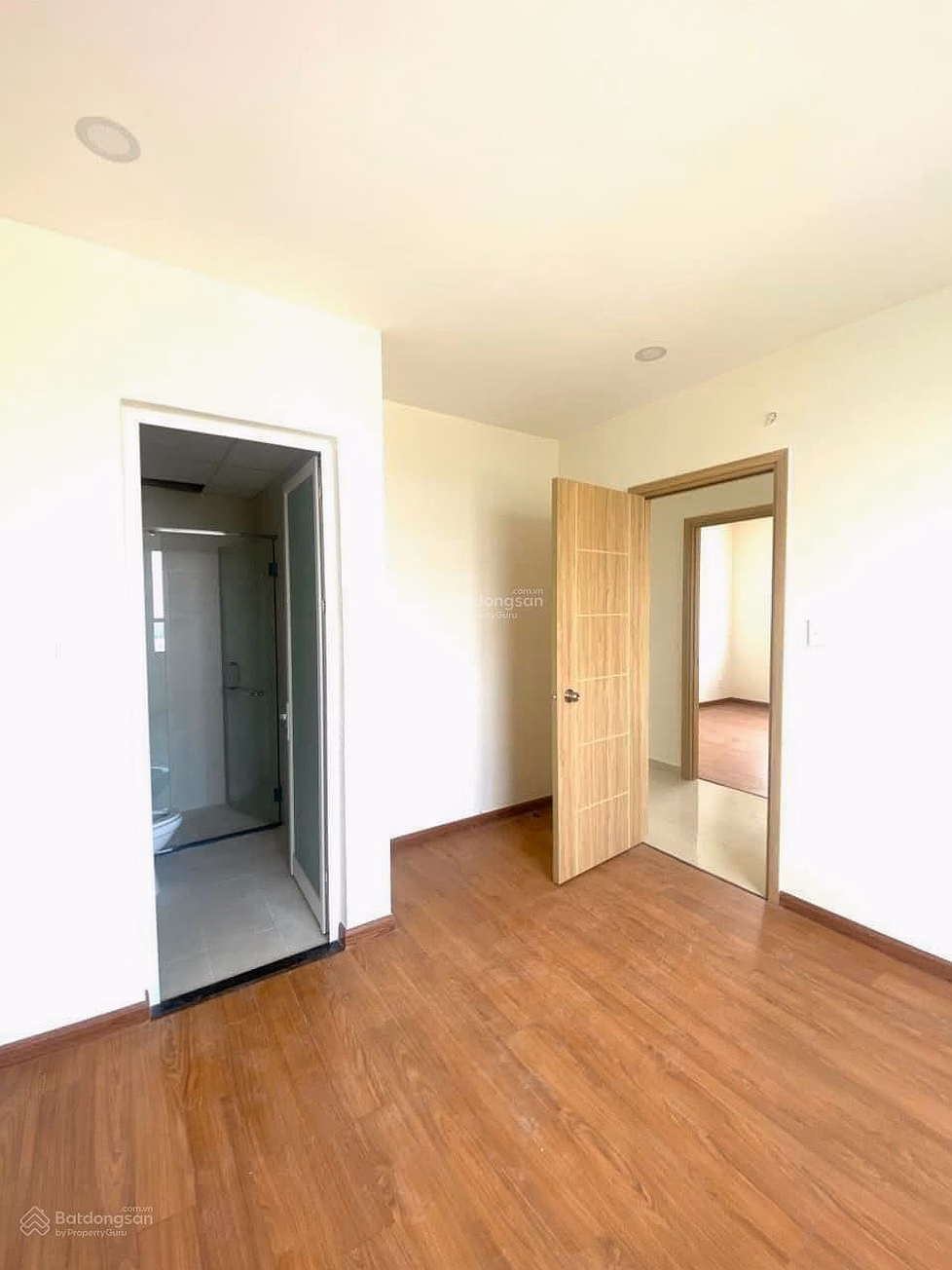 Owner needs to sell 2 bedroom apartment - Not flooded during stormy season or high tide