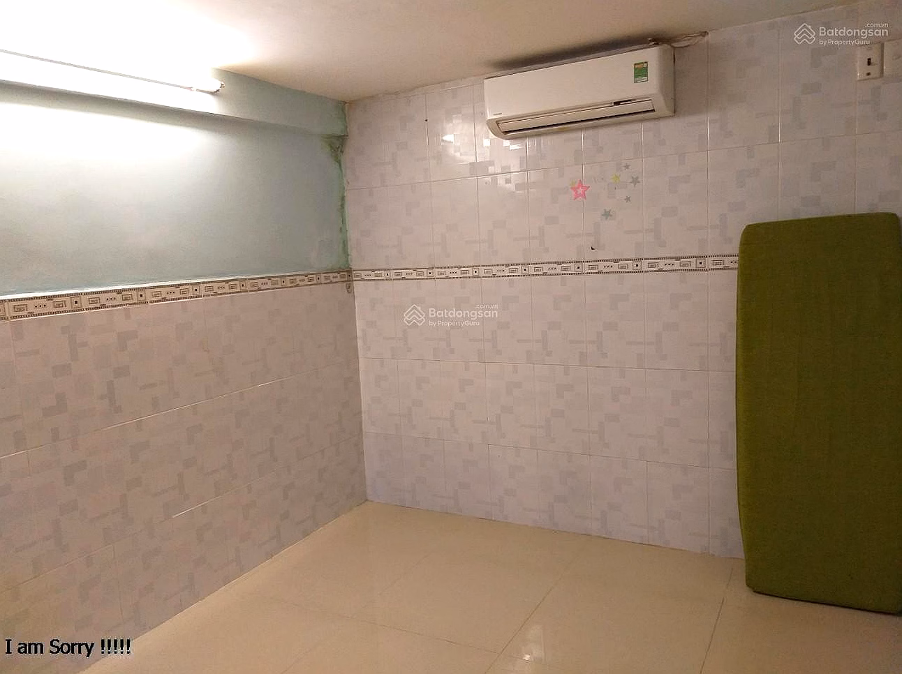 Old apartment for sale, Ha Ton Quyen street, district 5