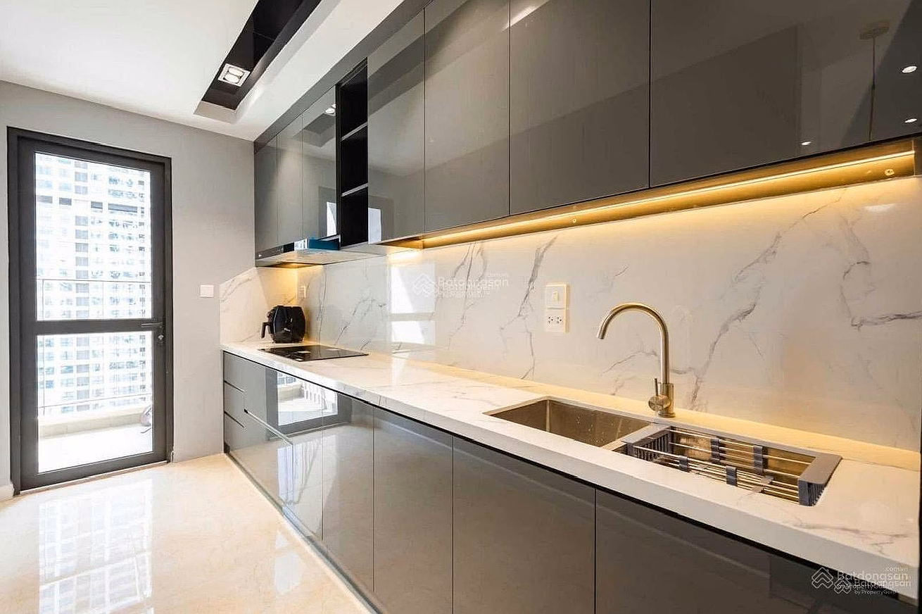 Urgent transfer of luxury apartment in District 6 Starlight Riverside 75m² 2 billion 200 million