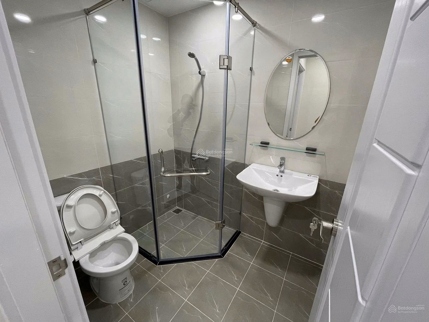 Need to urgently transfer Sky 9 District 9 76m² 2 bedrooms