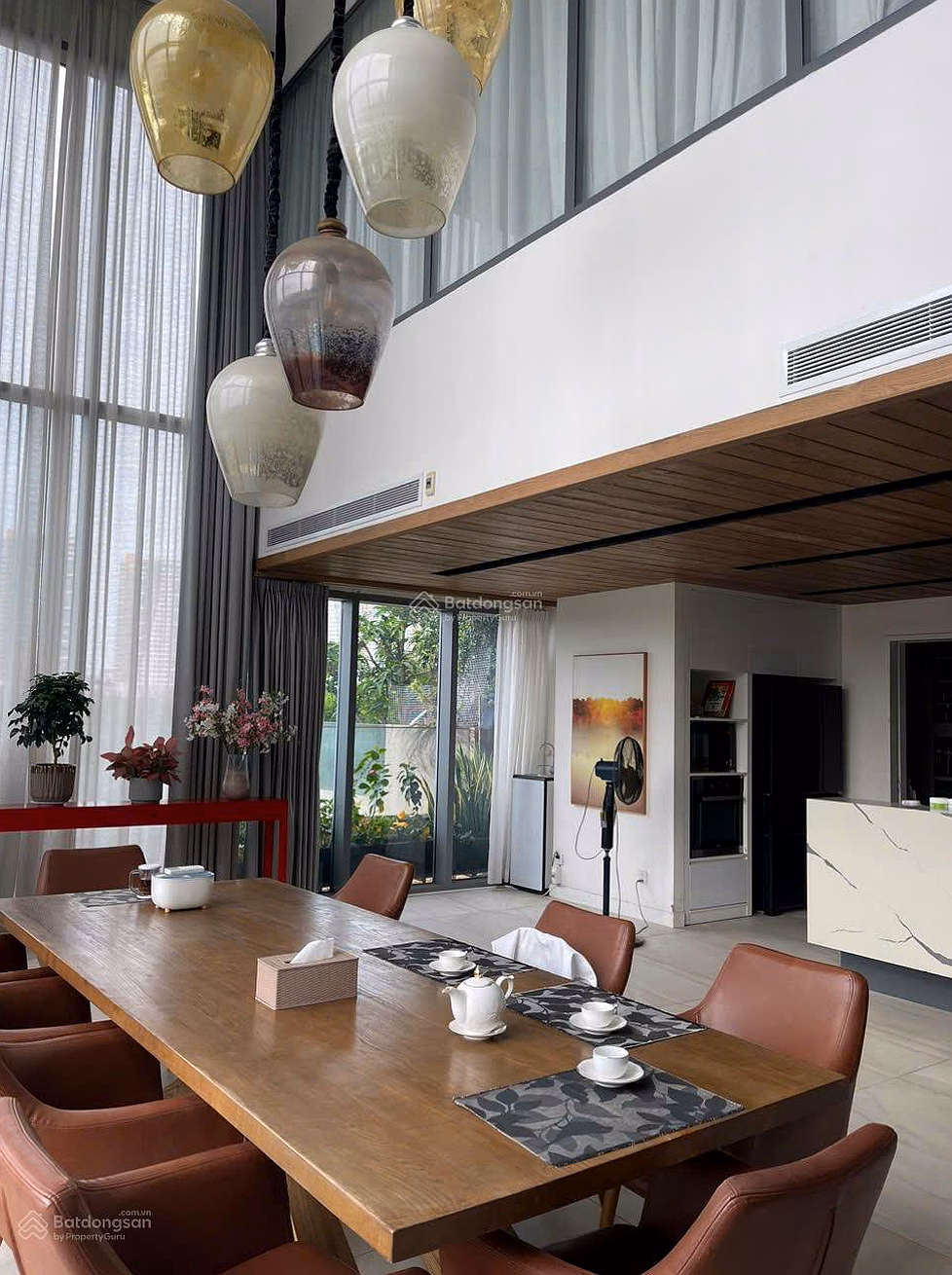 Rare Item! The owner needs to sell the Pool Villa Diamond Island, a rare apartment with river view at Landmark 81