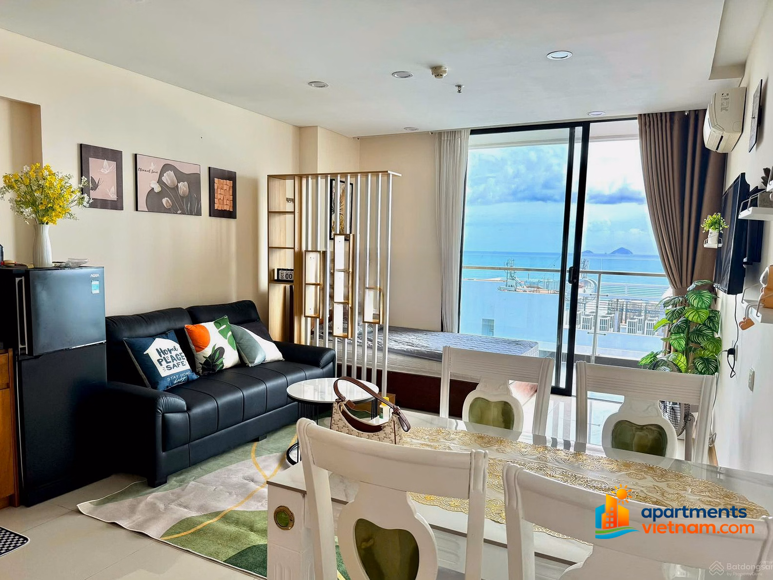 Long-term pink book apartment, only 50 meters walk to the beach in Maple Nha Trang for only 6.5 billion