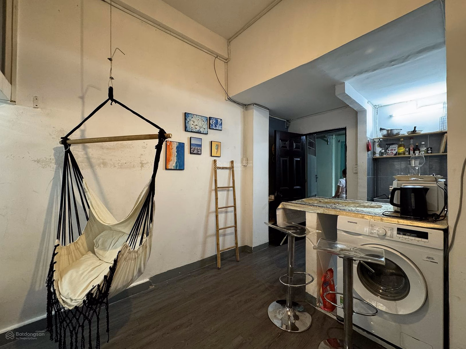 Super cheap! Mezzanine apartment 25m² full NT decor vintage, elevator, garage right at Ben Thanh Market District 1